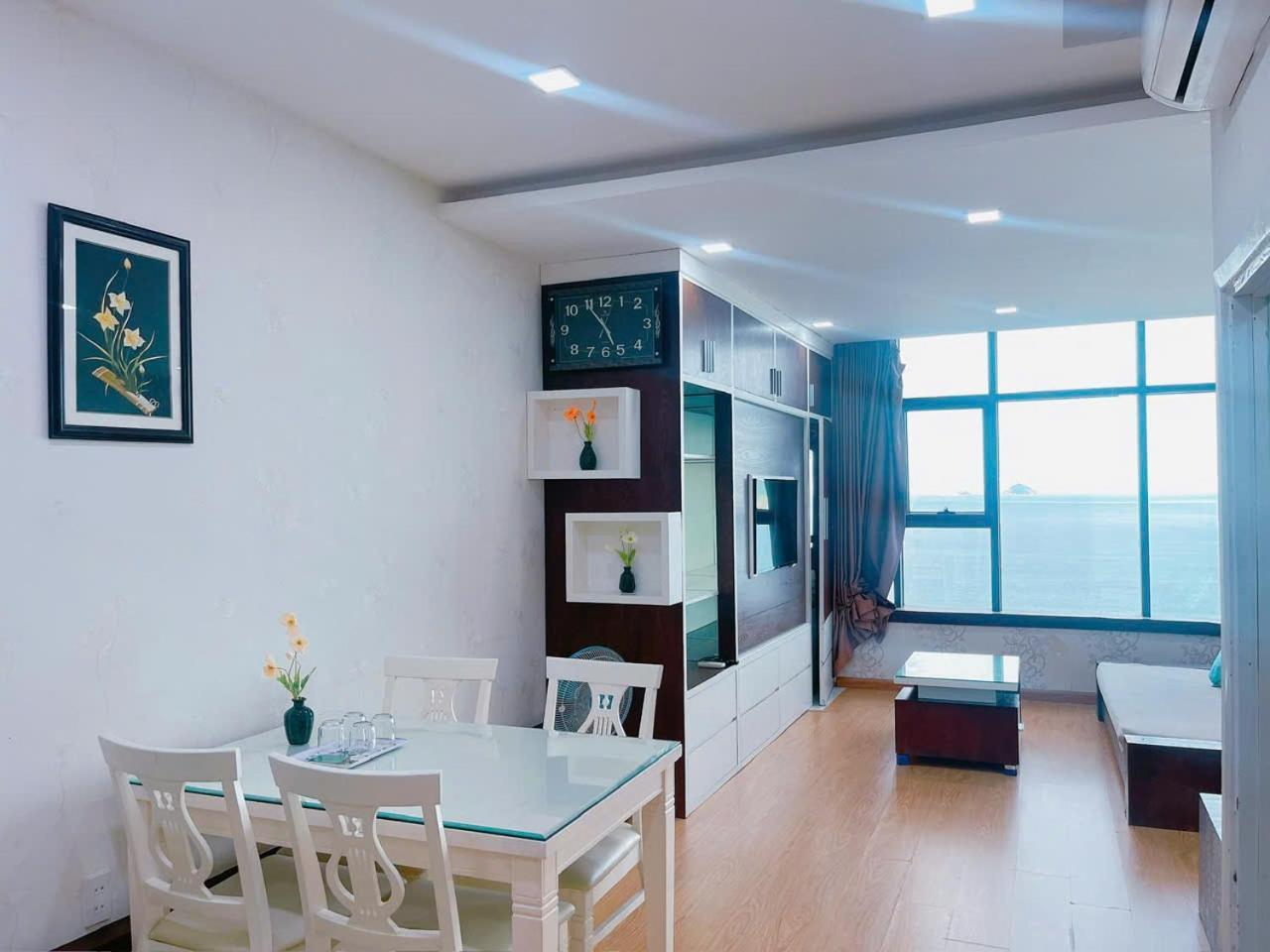 Gold Apartment