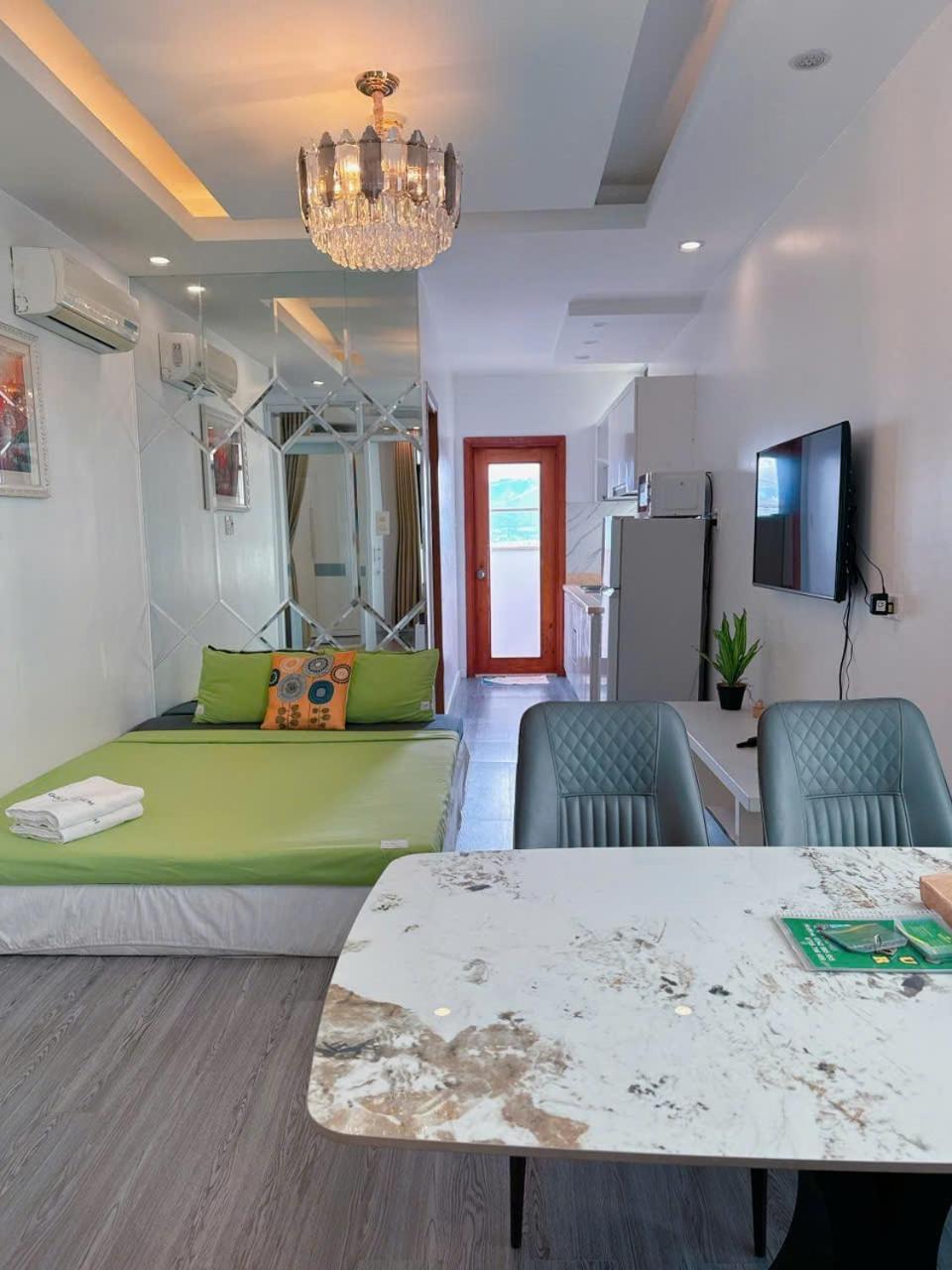 Gold Apartment