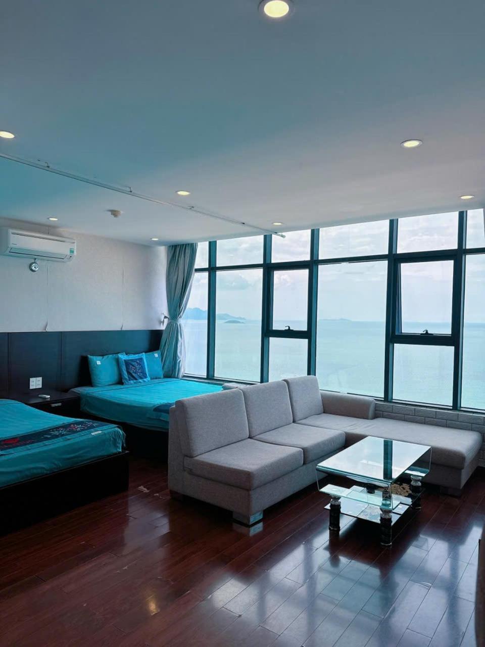 Gold Apartment