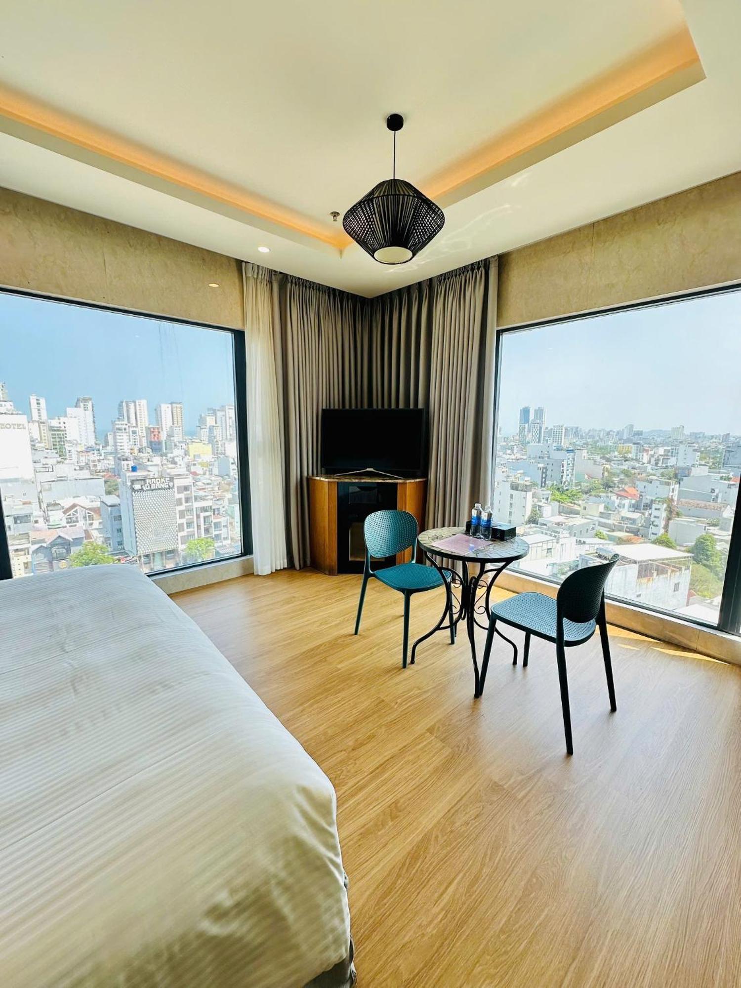 Nam & Residences 3*