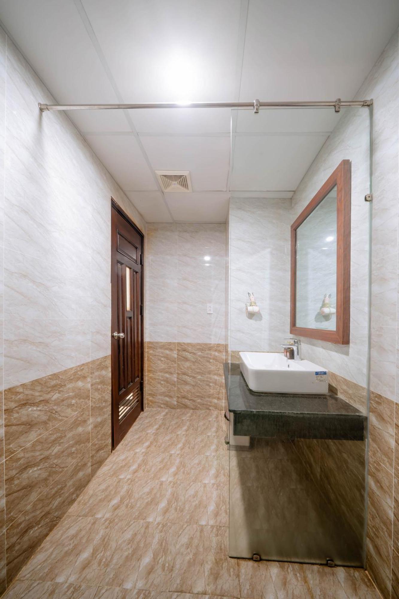 Quoc Cuong Center By Haviland 3*