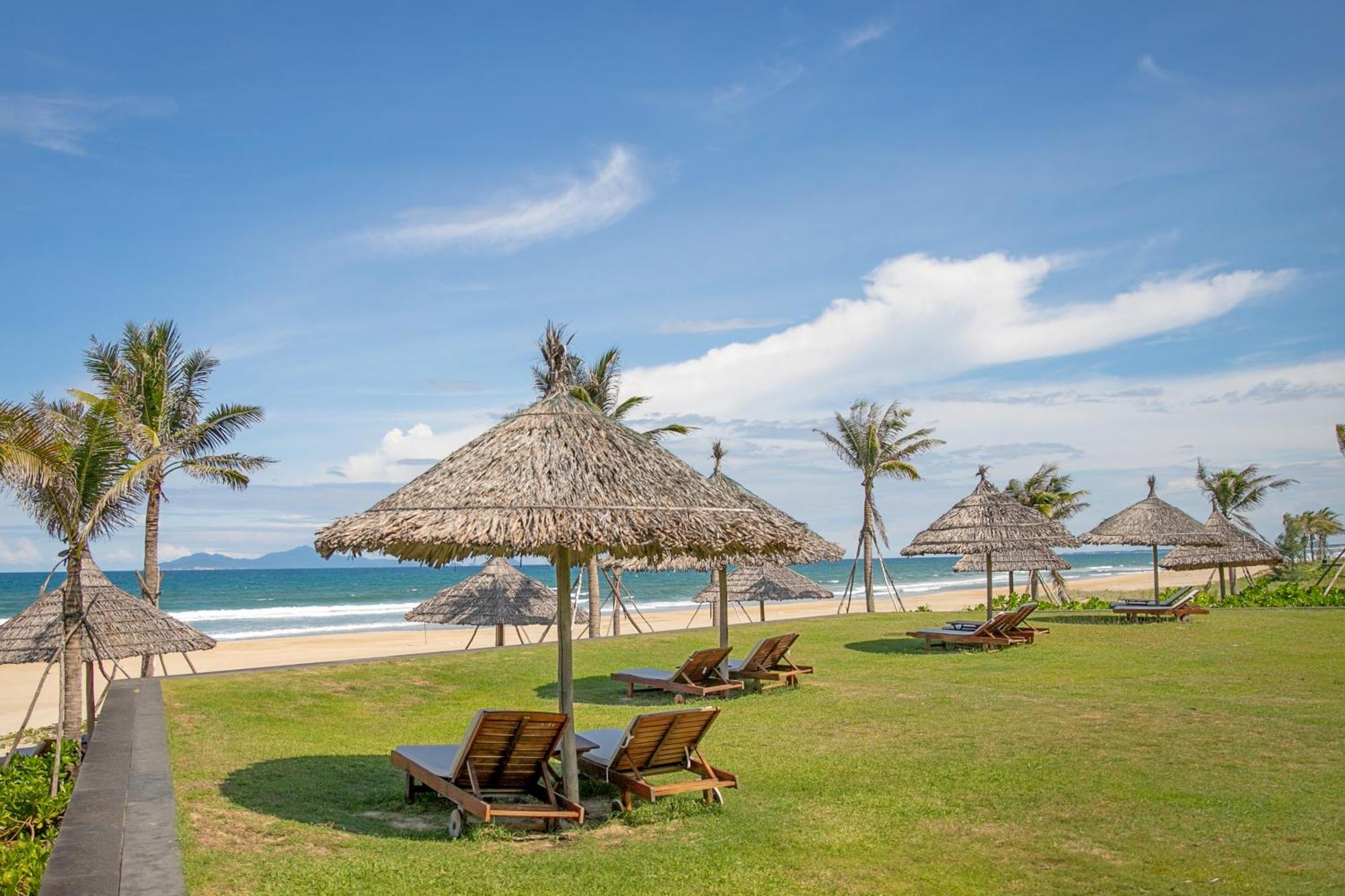 The Ocean Pool View Beachfront * Da Nang