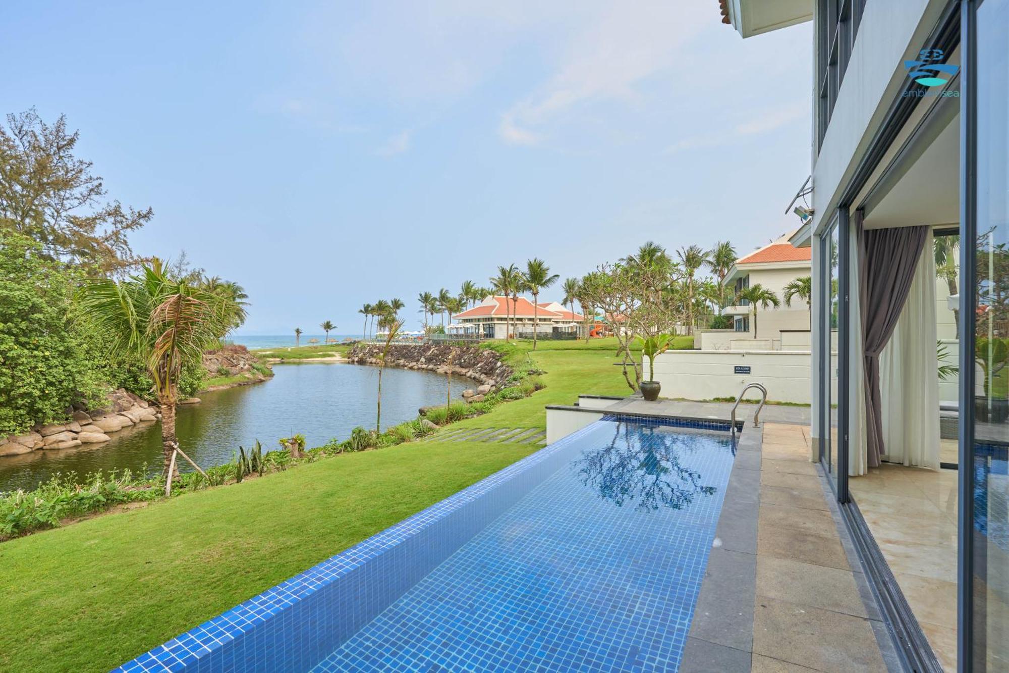 Villa The Ocean Pool View Beachfront Da Nang