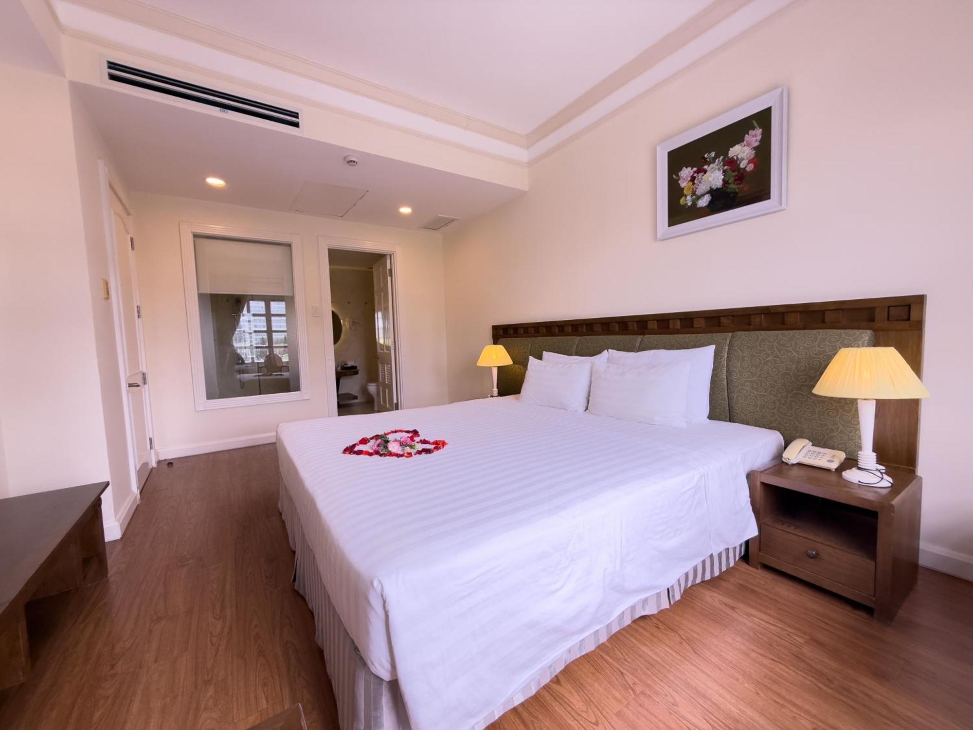 Khách sạn Phoenix 3*