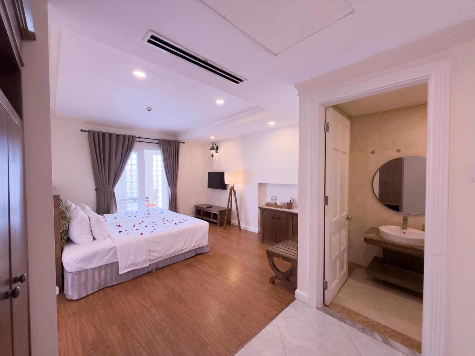 Phoenix Khách sạn 3*