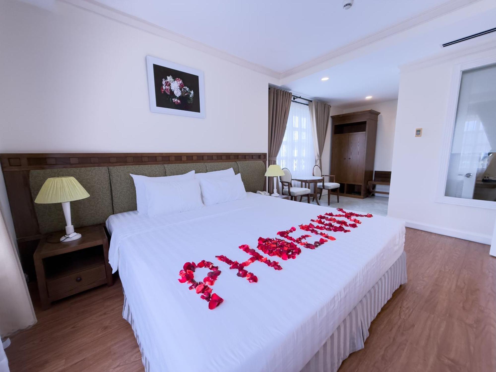 Phoenix Khách sạn