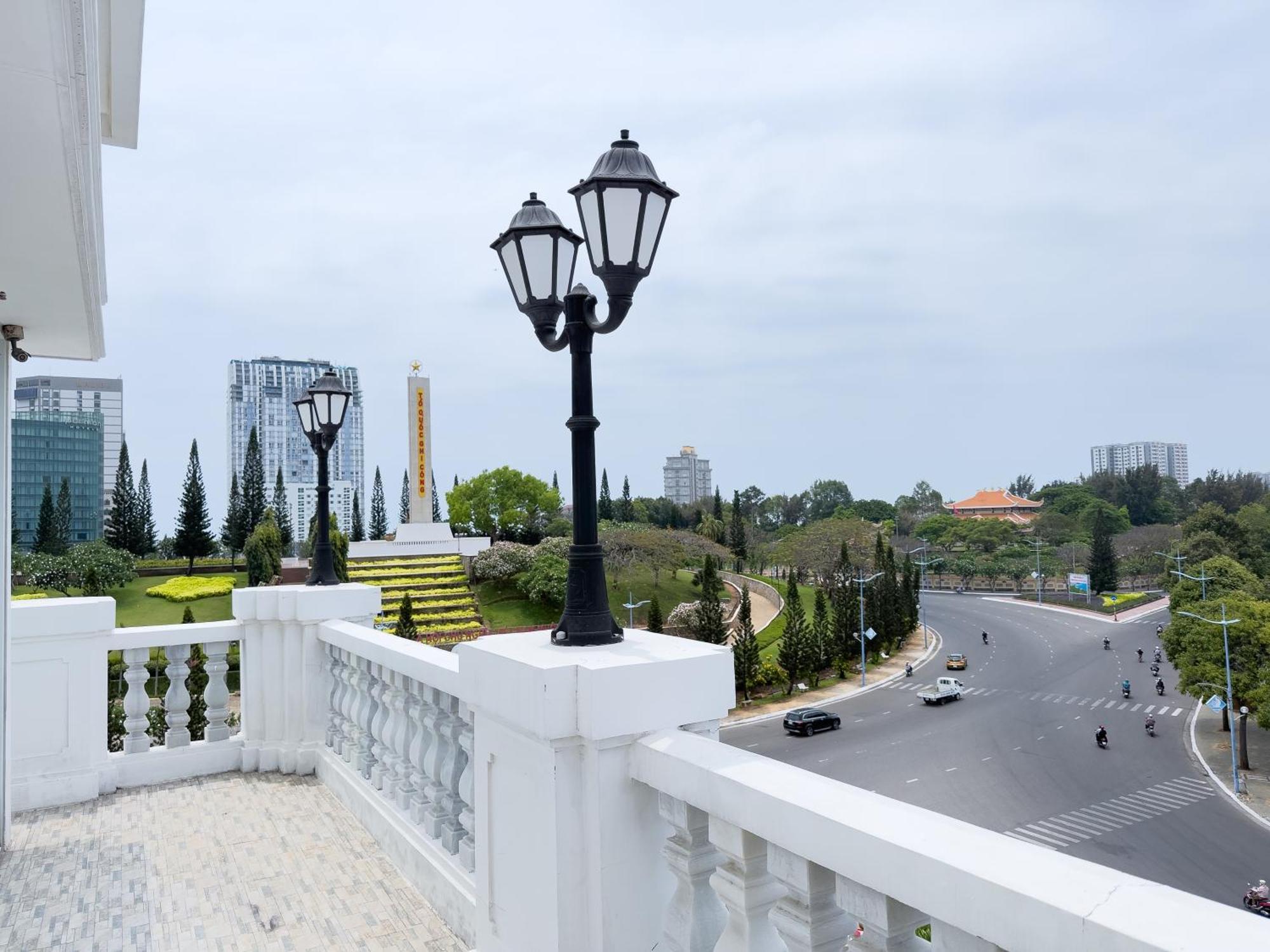 Phoenix Khách sạn