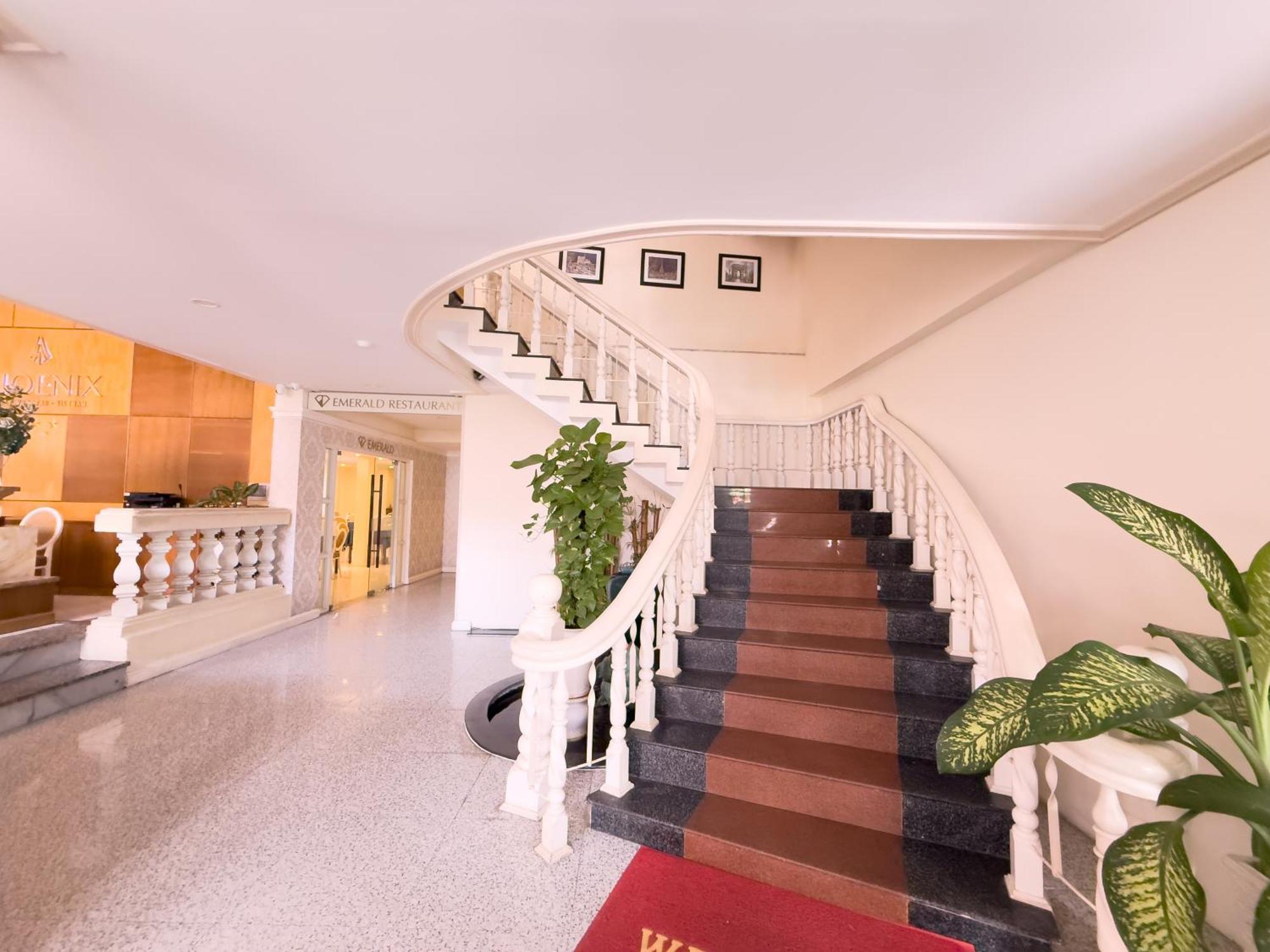 Phoenix Khách sạn 3*