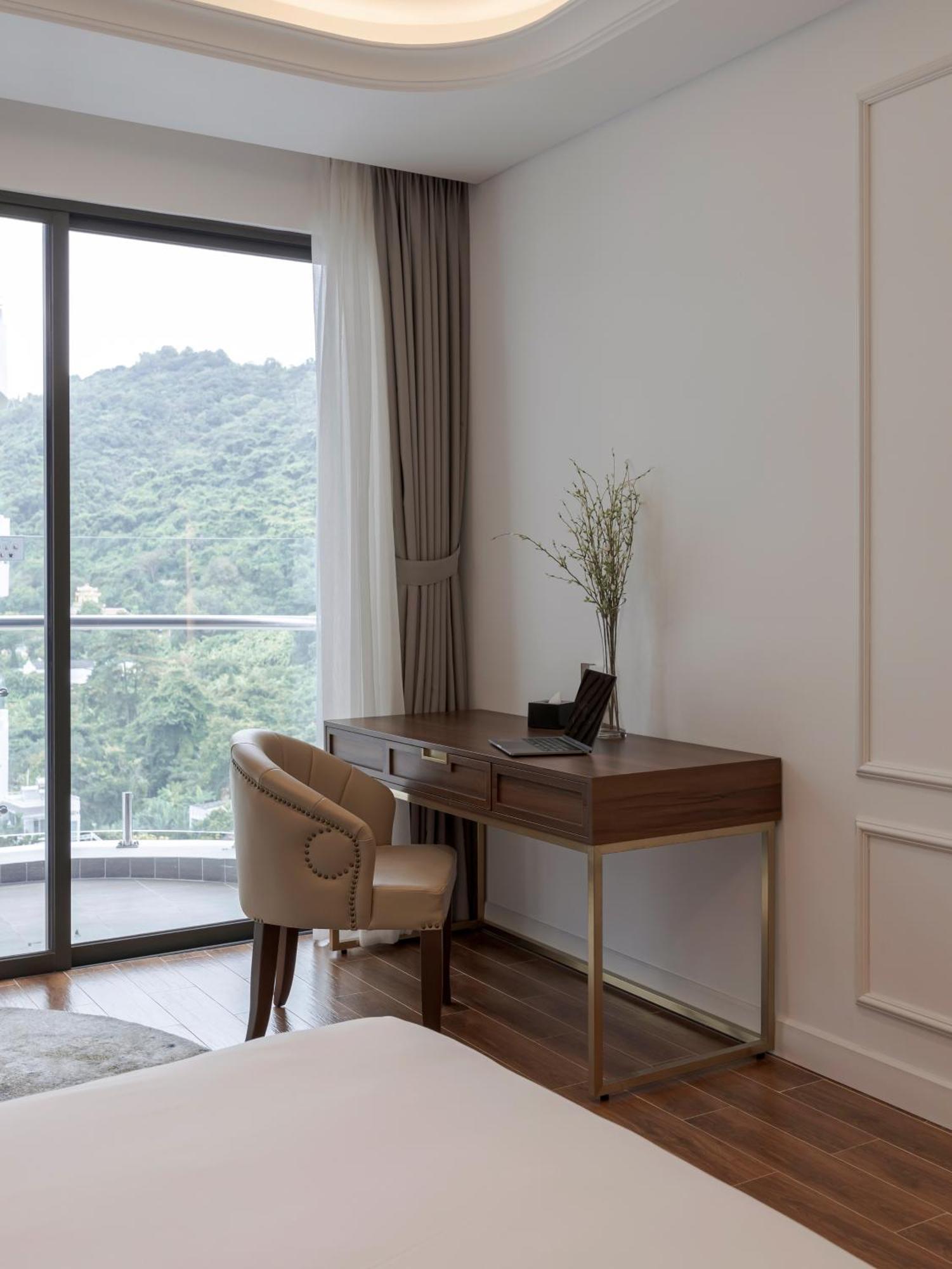 Oyster Bay Vũng Tàu