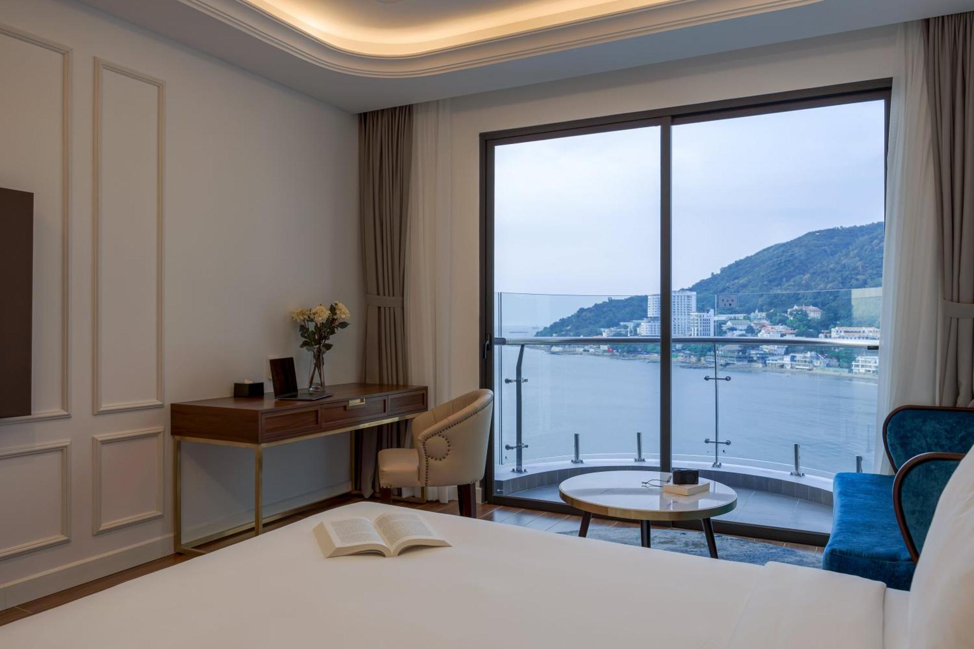 Oyster Bay Vũng Tàu