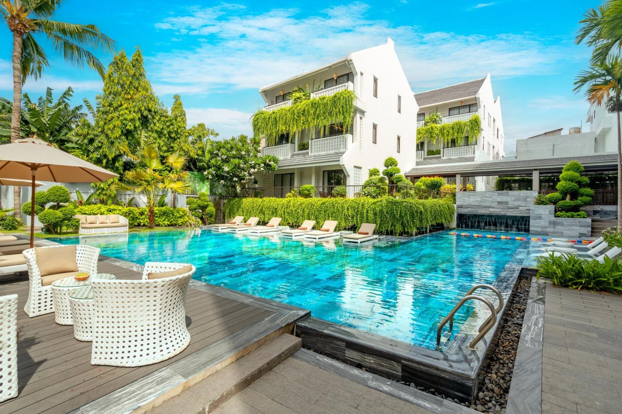 Hotel The Saga 4*