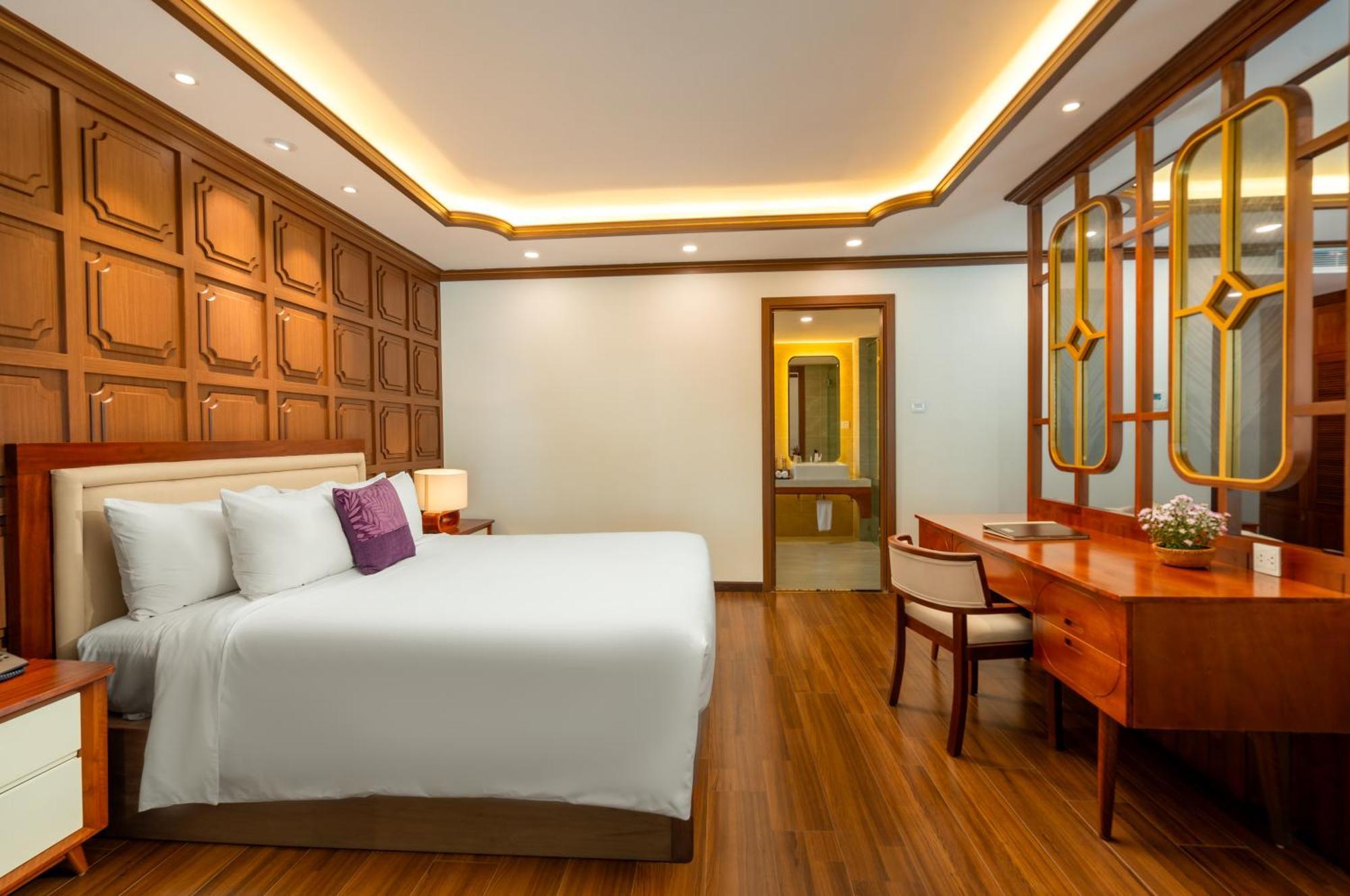 Hotel The Saga 4*