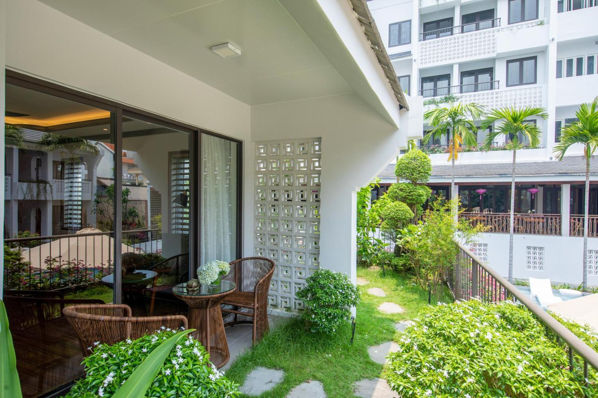 Hotel The Saga 4*
