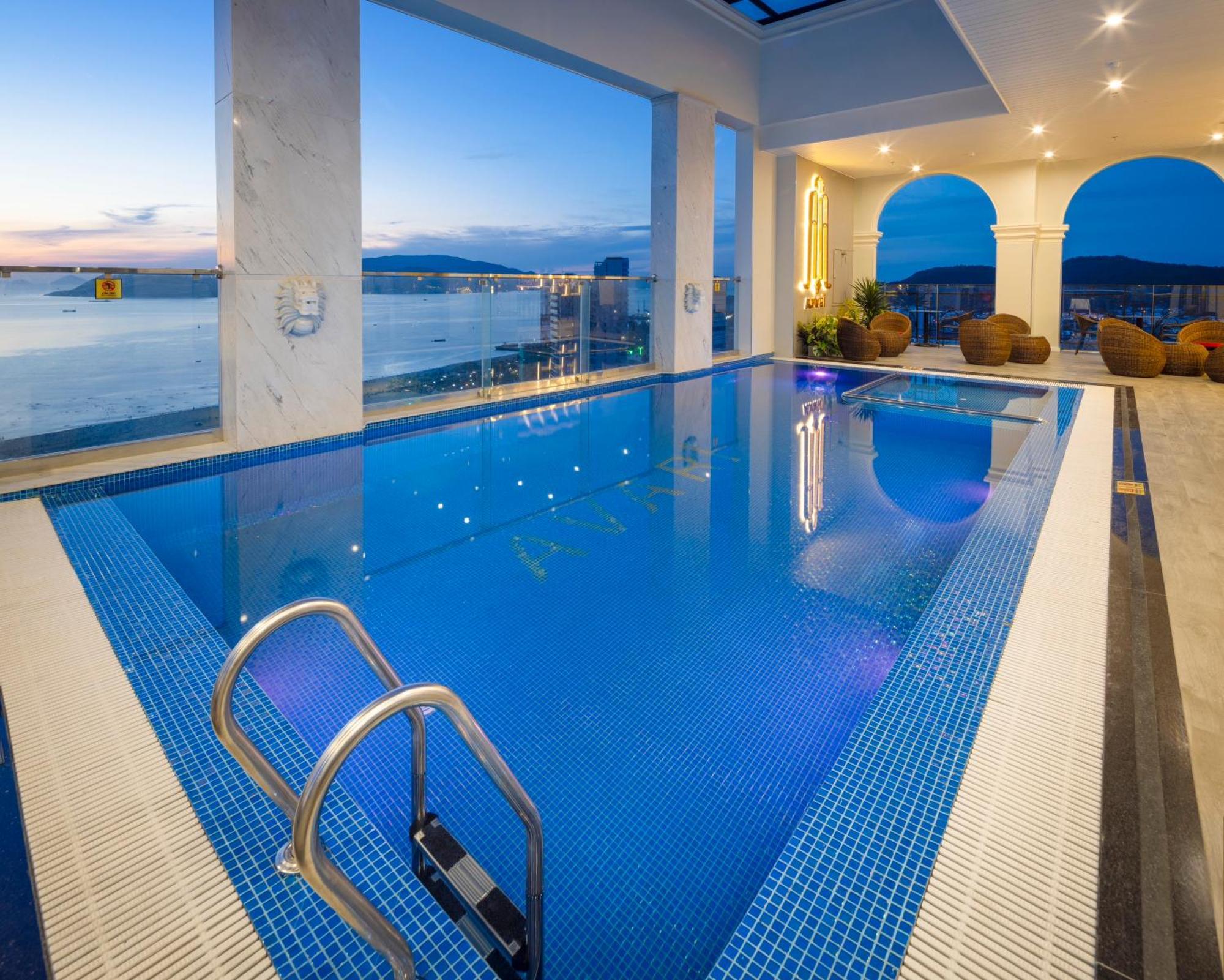 Avari 4*