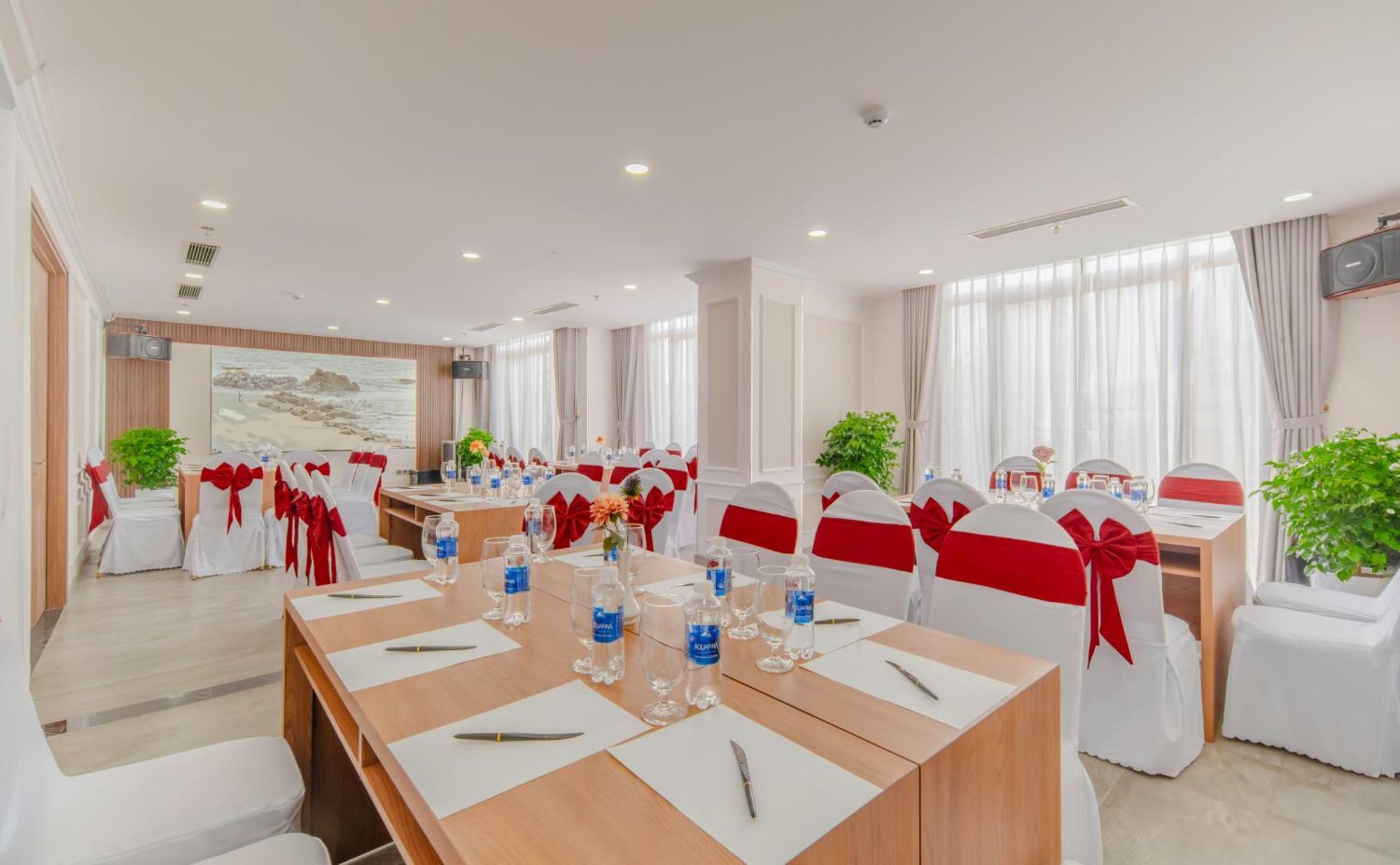 Avari 4*