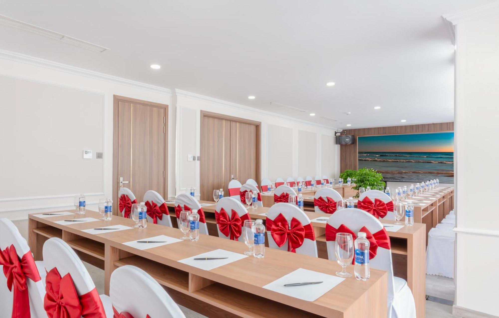 Avari Hotel Nha Trang
