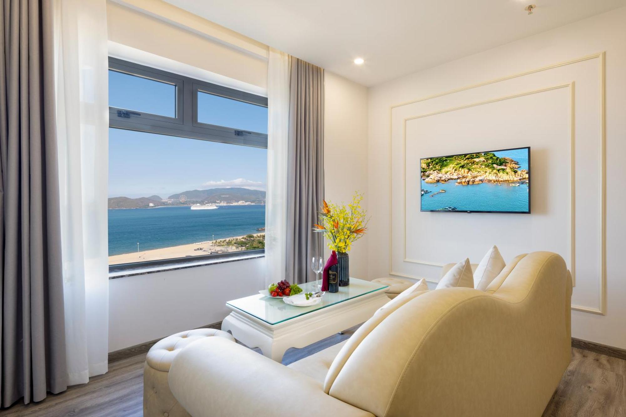Avari Hotel 4*