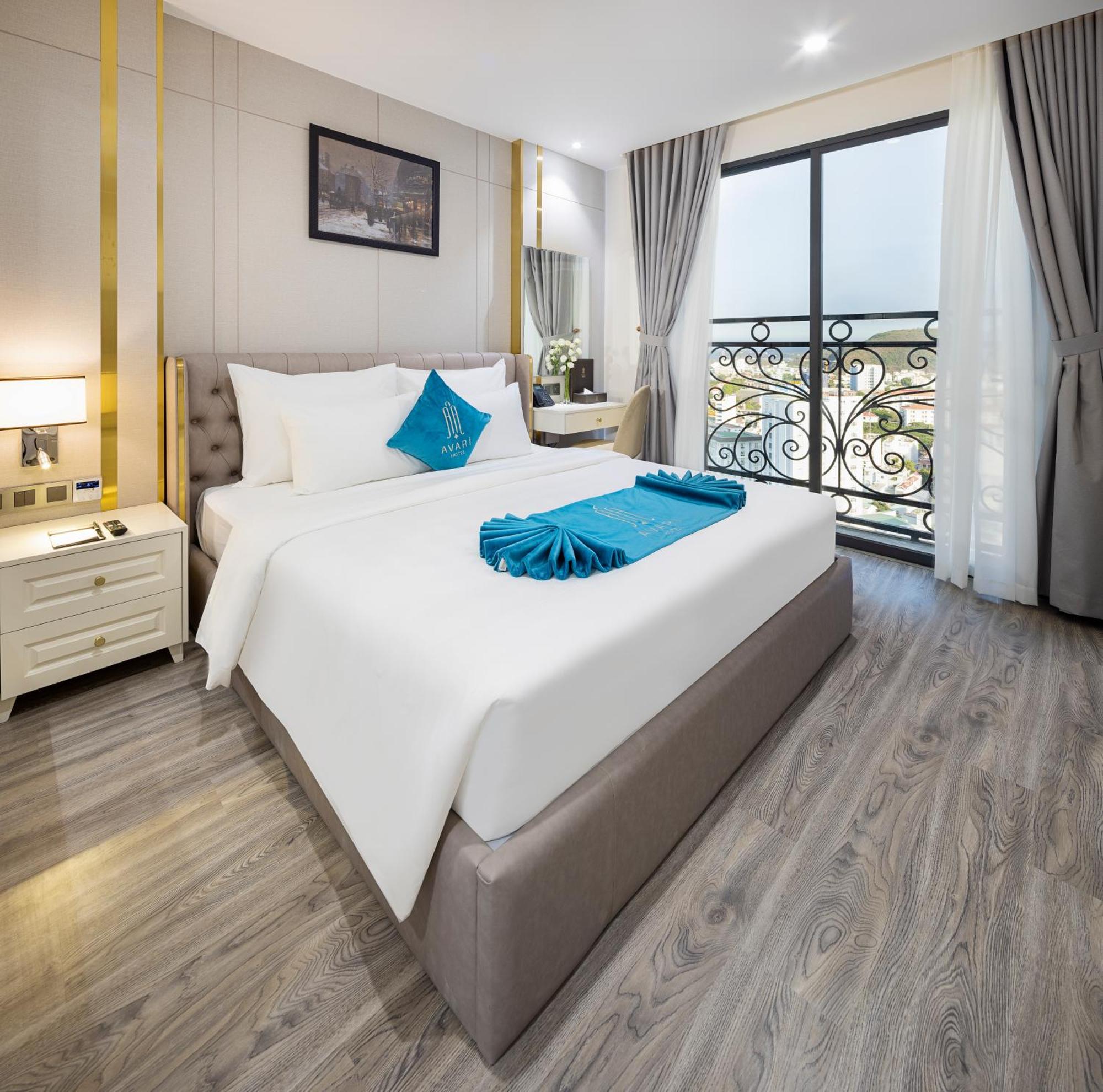 Avari 4*