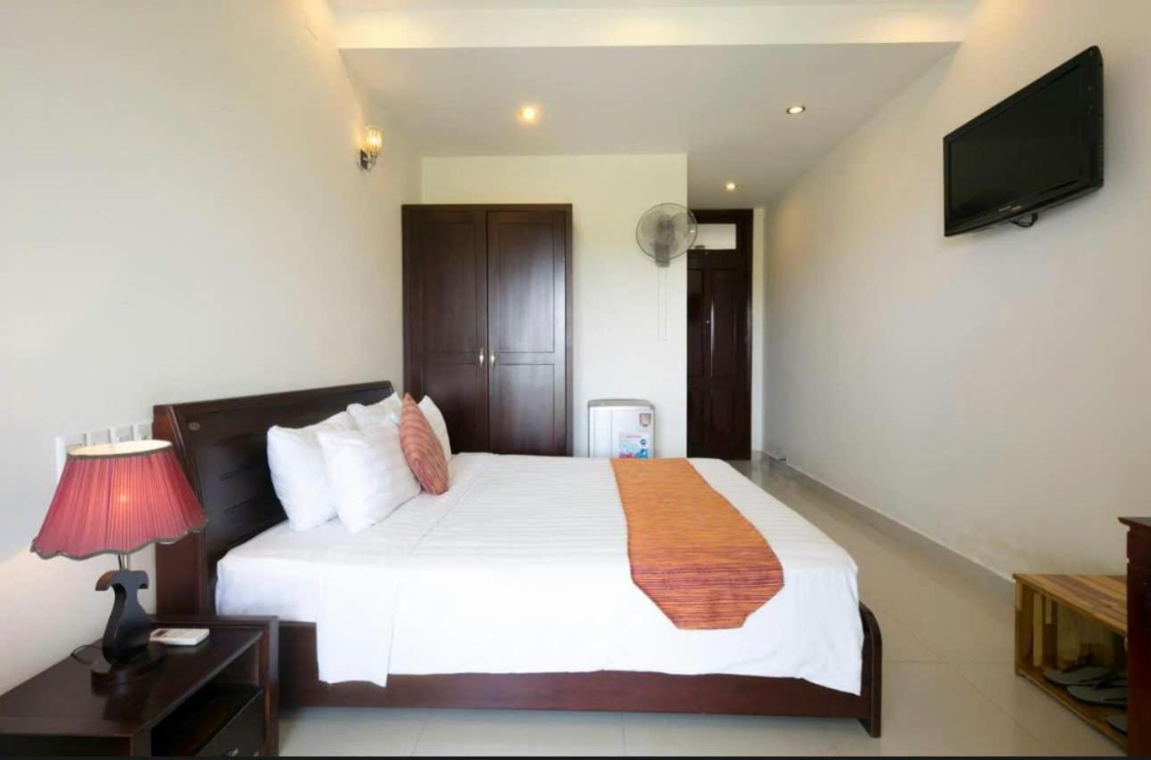 Dream Hotel