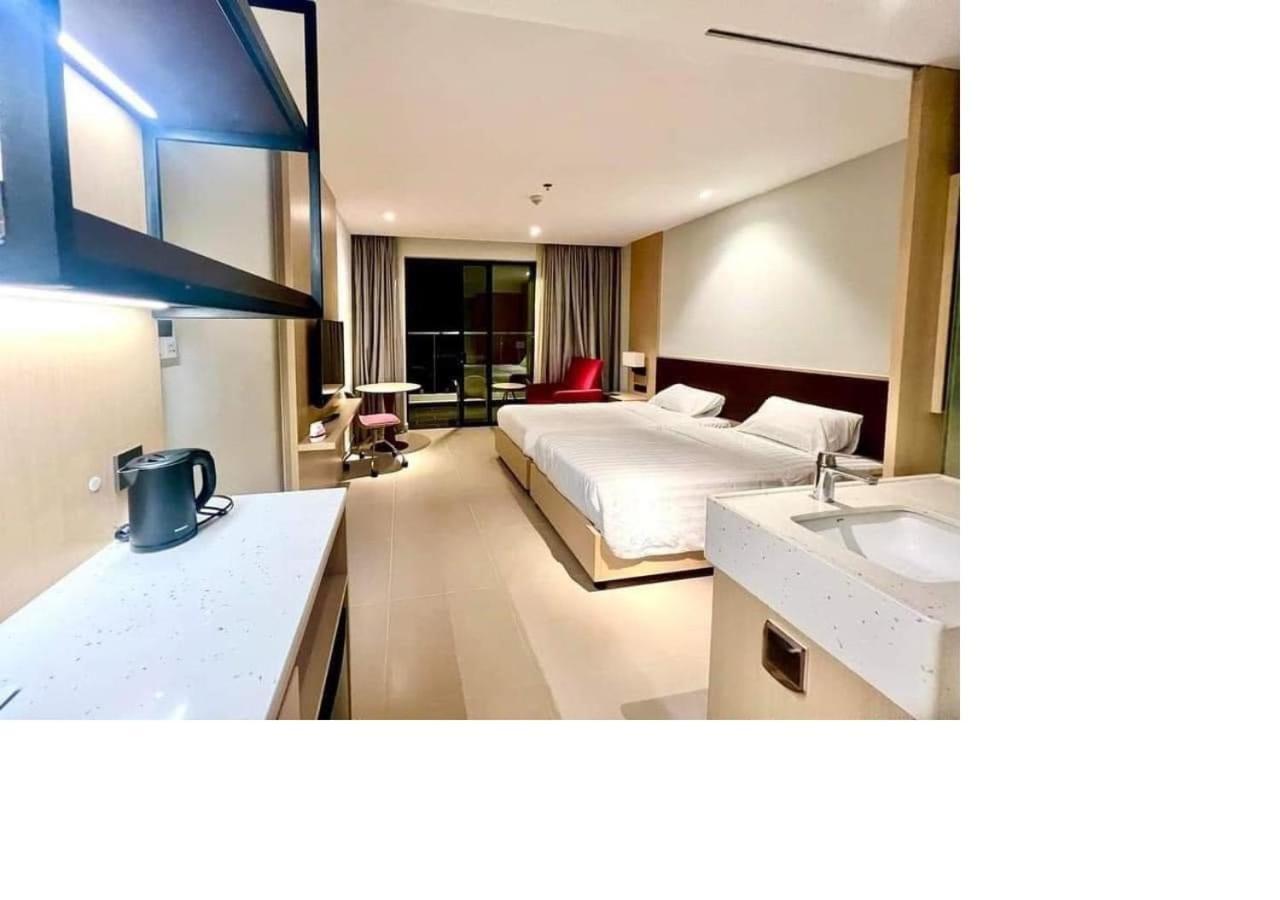 The Kh Cam Ranh Nha Trang Beachside 5* Thon Hoa Da