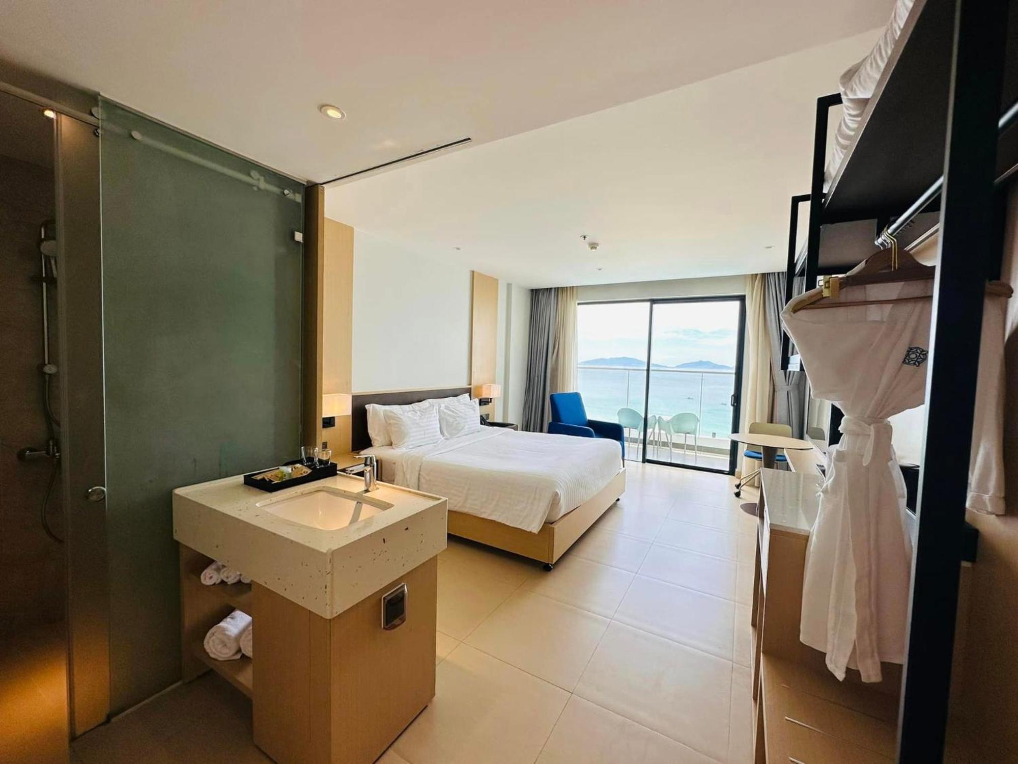 The Kh Cam Ranh Nha Trang Beachside Hotel 5*