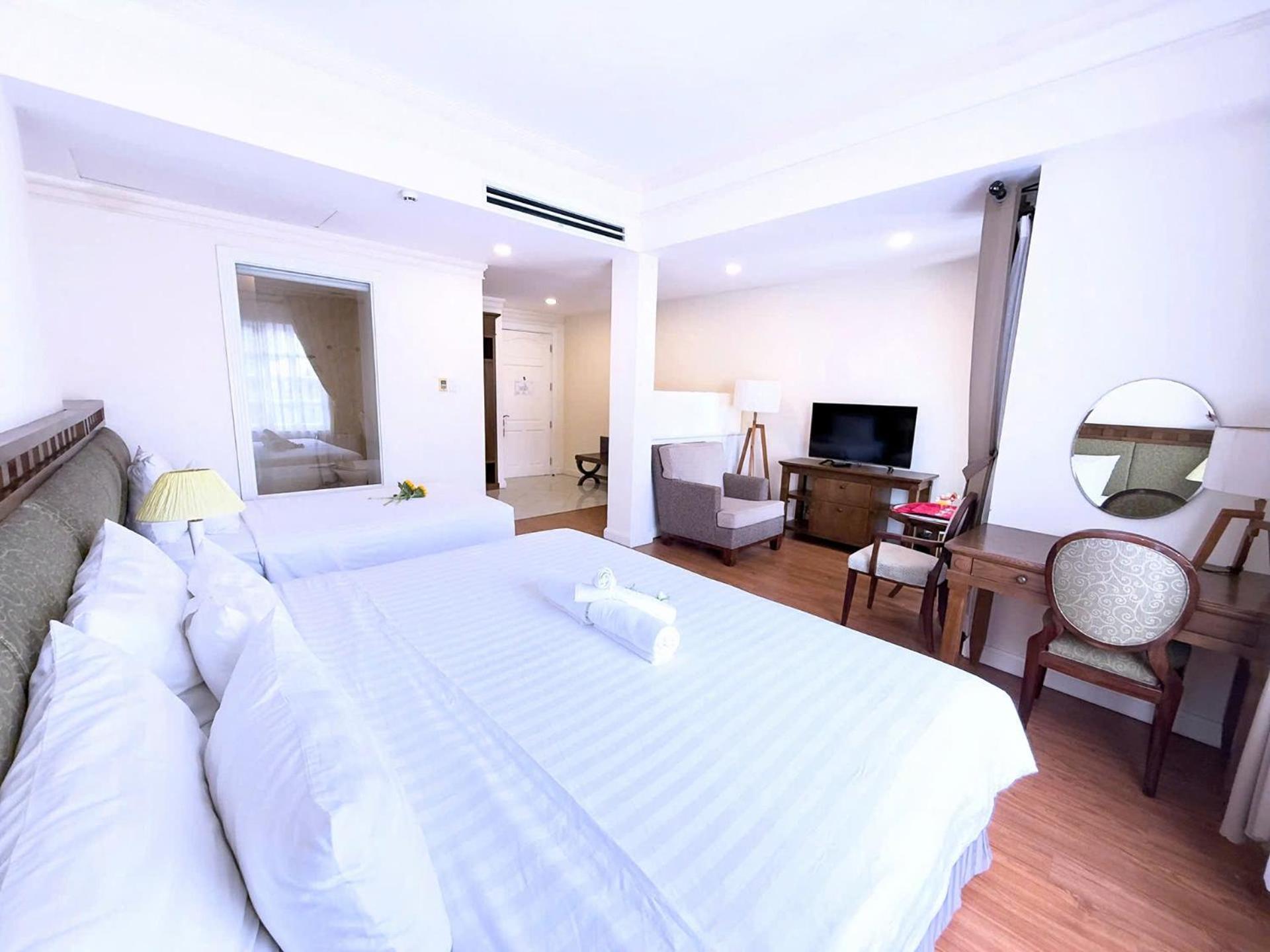 Phoenix 3*