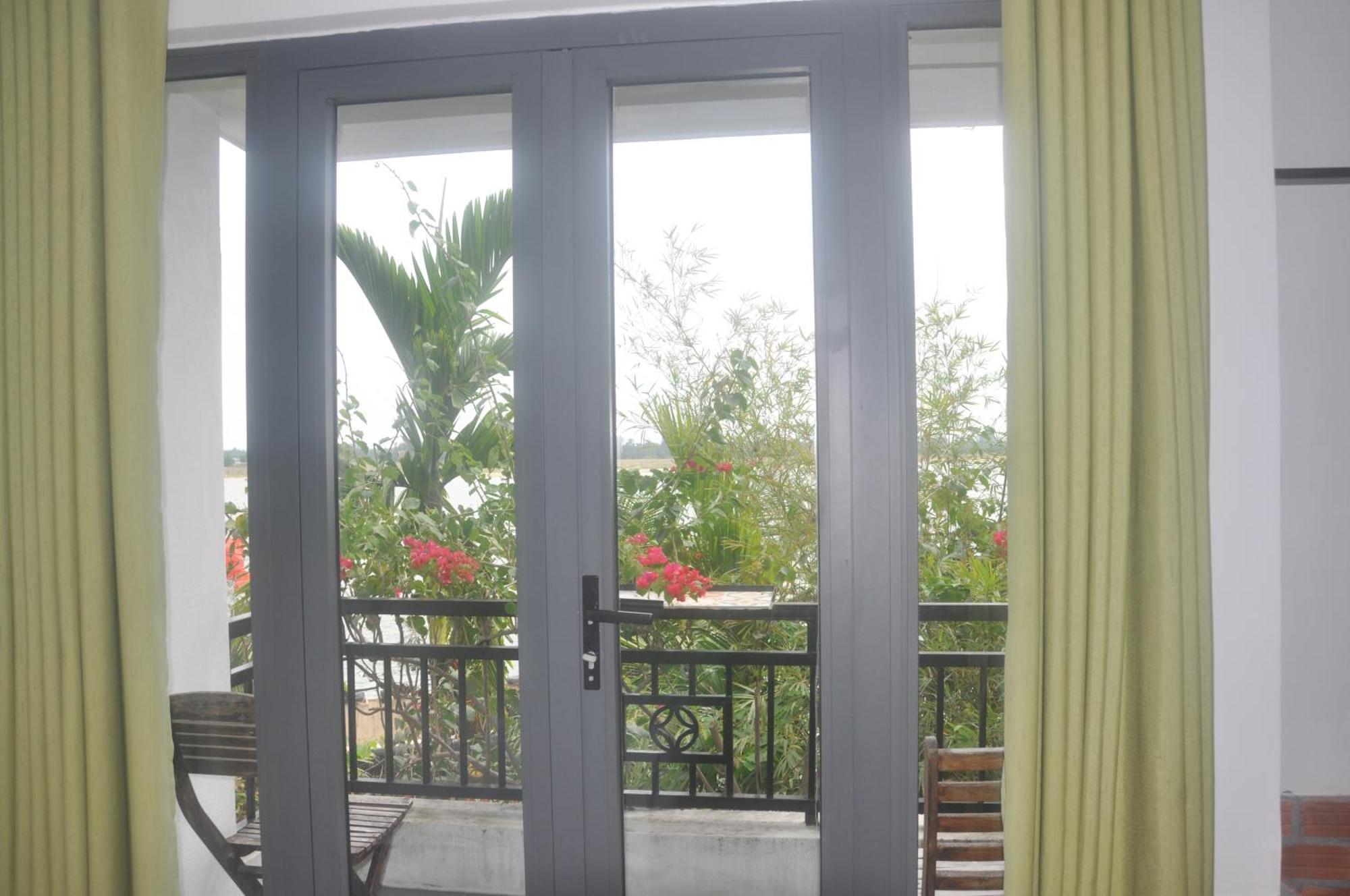 Autumn Bay Riverside * Hoi An