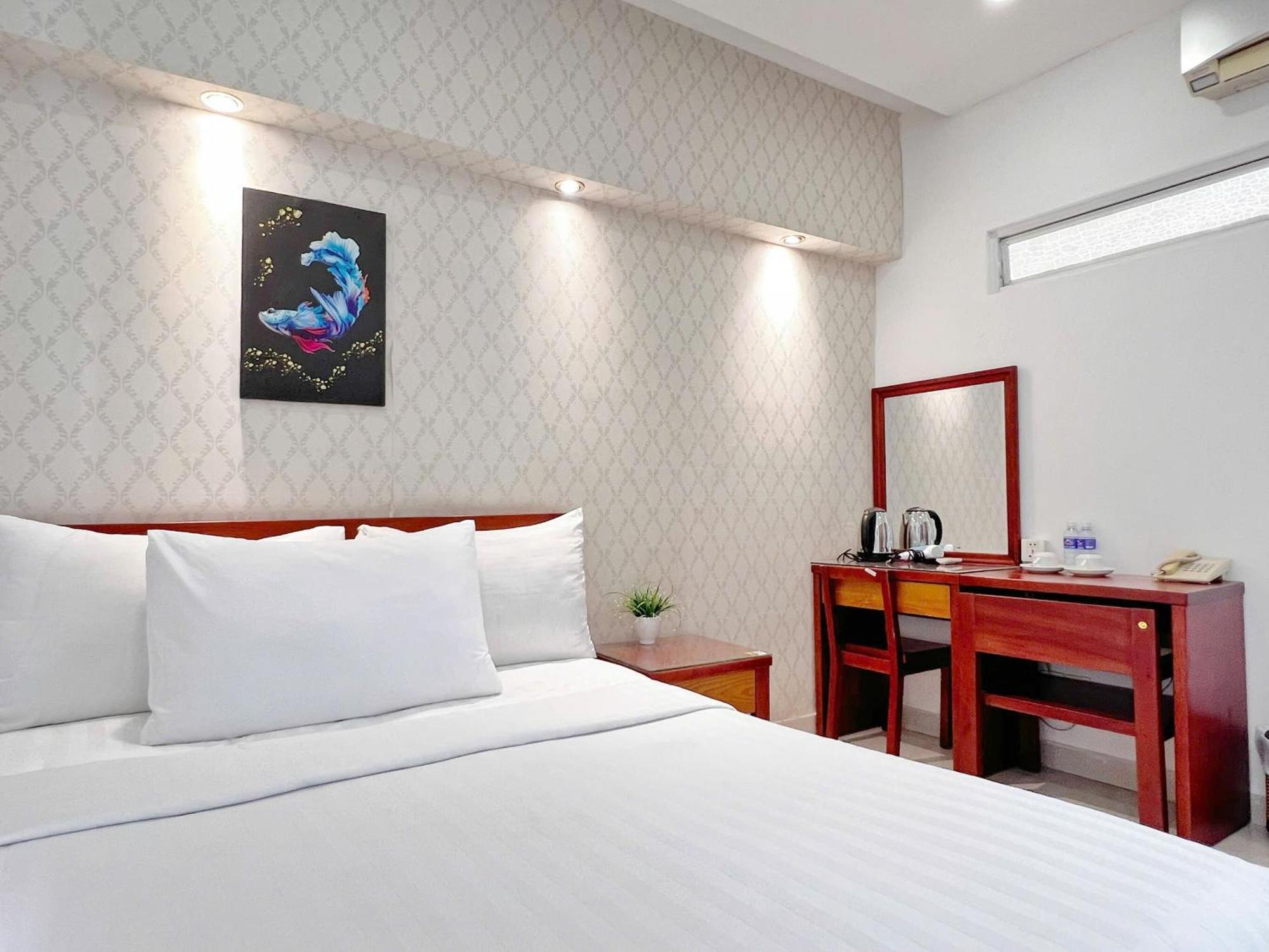 Khách sạn Saigon Europe 3*