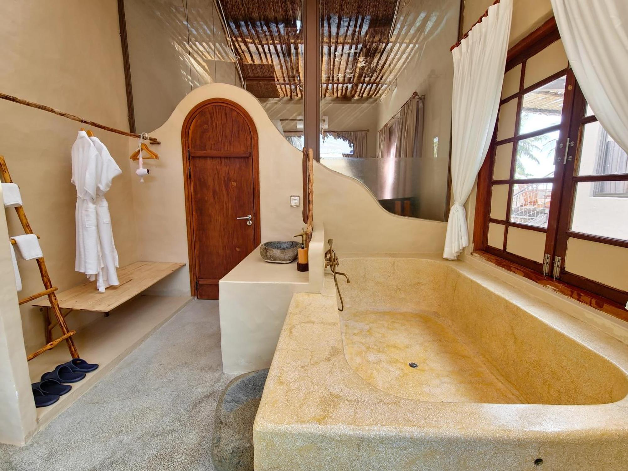 Red Sands Mui Ne Hotel 3*