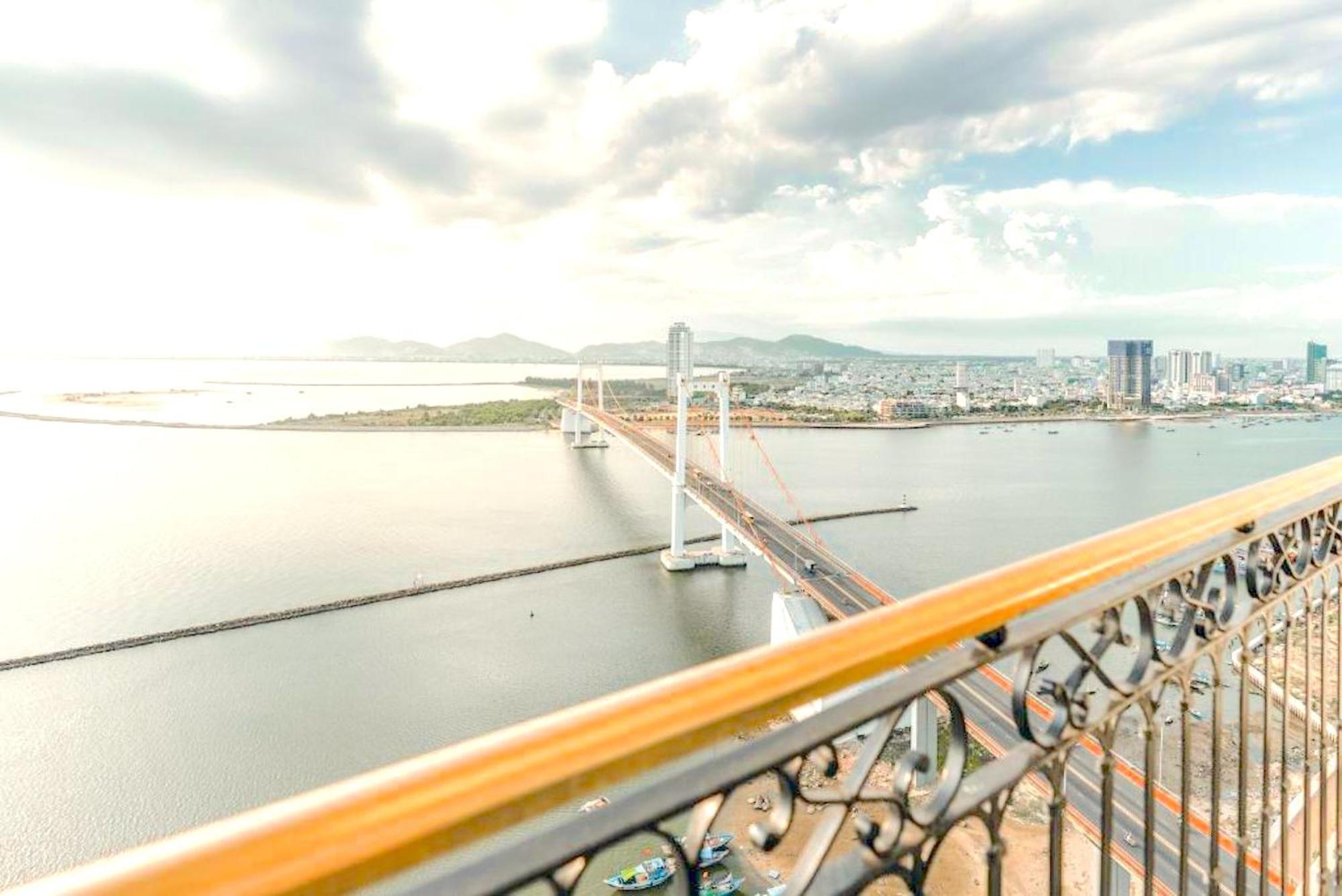 Golden In Bay * Da Nang