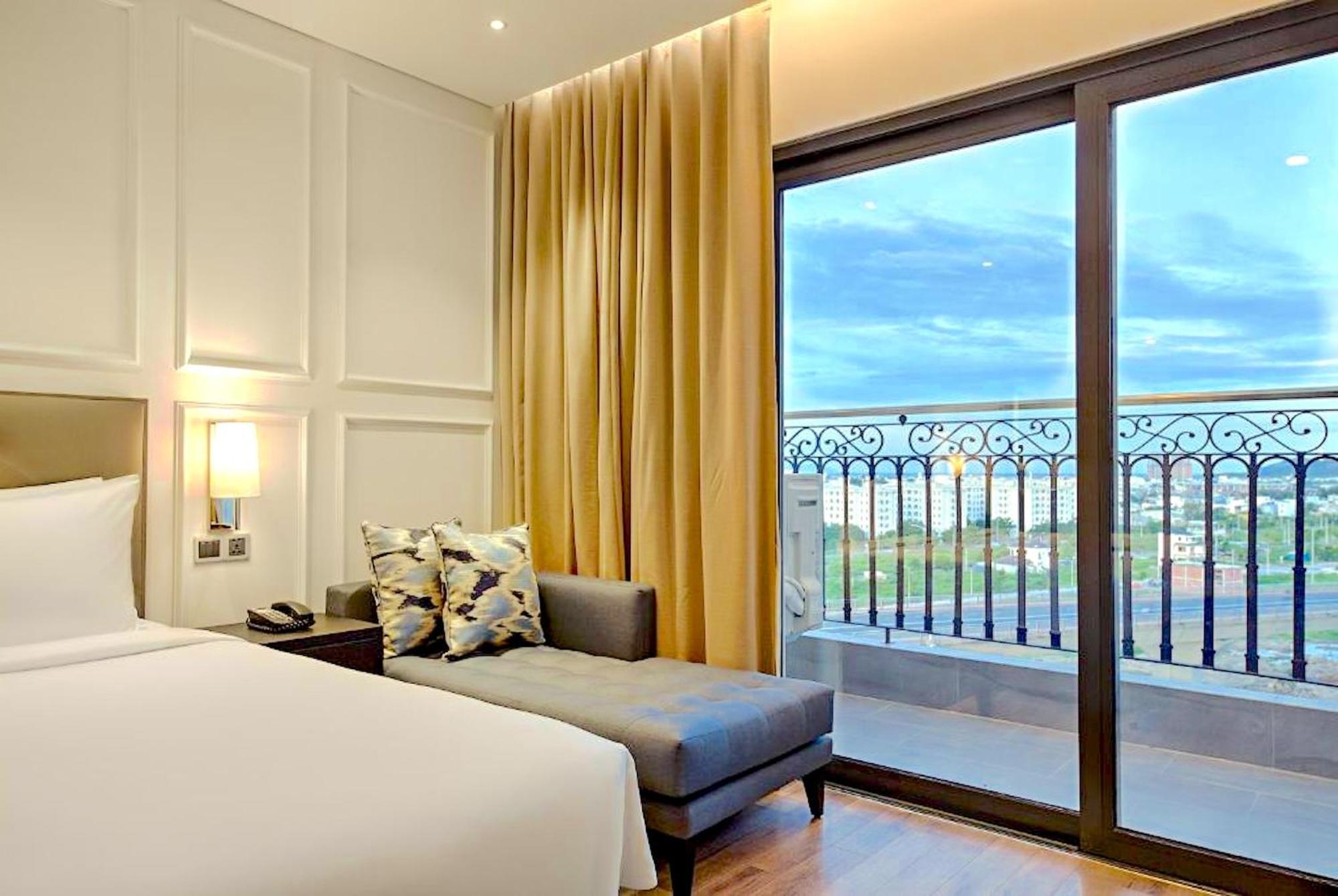 Golden In Bay * Da Nang