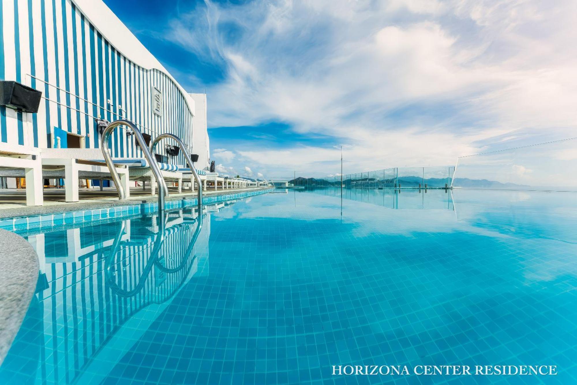 Apartment Grand Oceanfront Premier Centre *