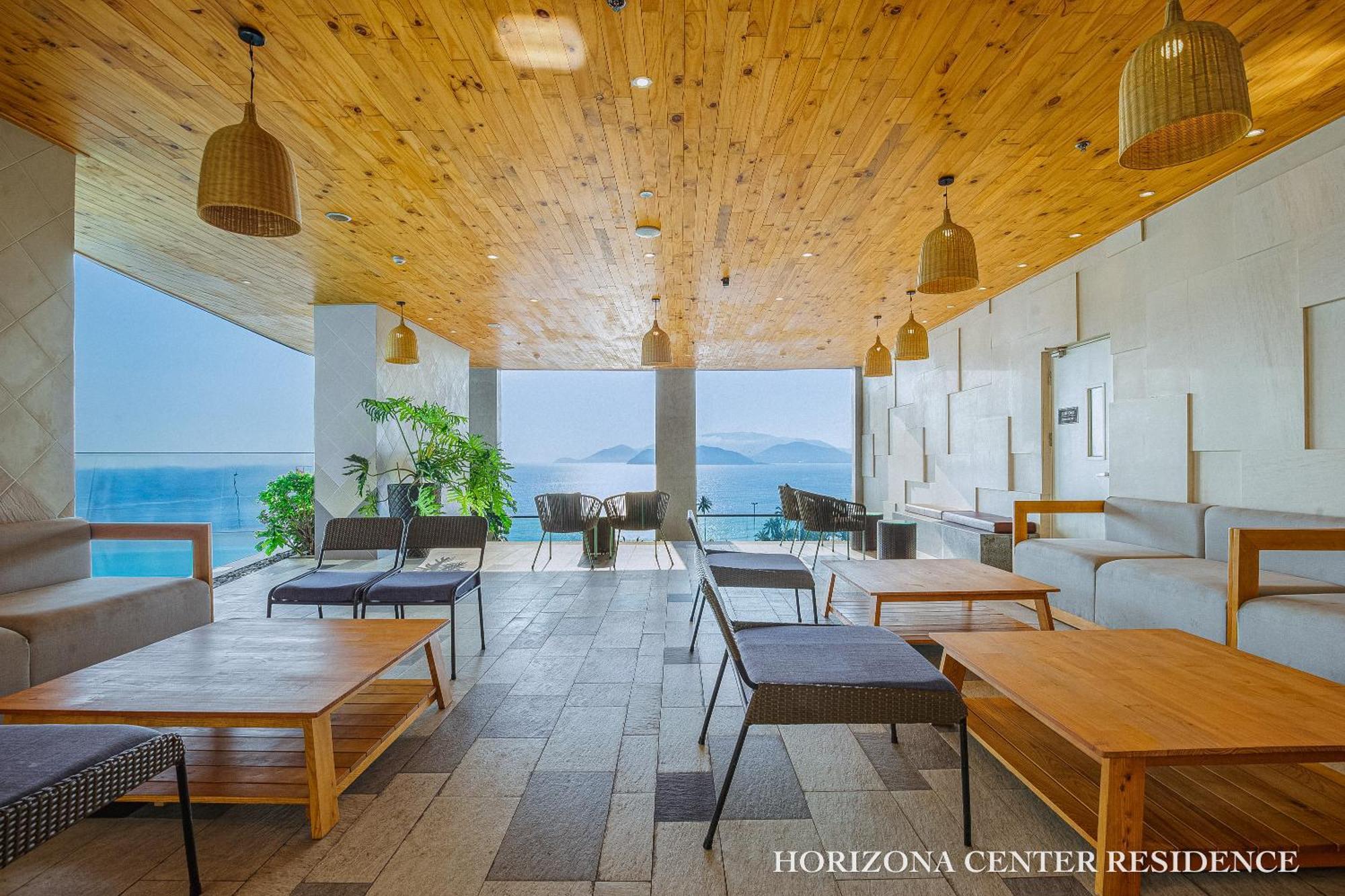 Apartment Grand Oceanfront Premier Centre