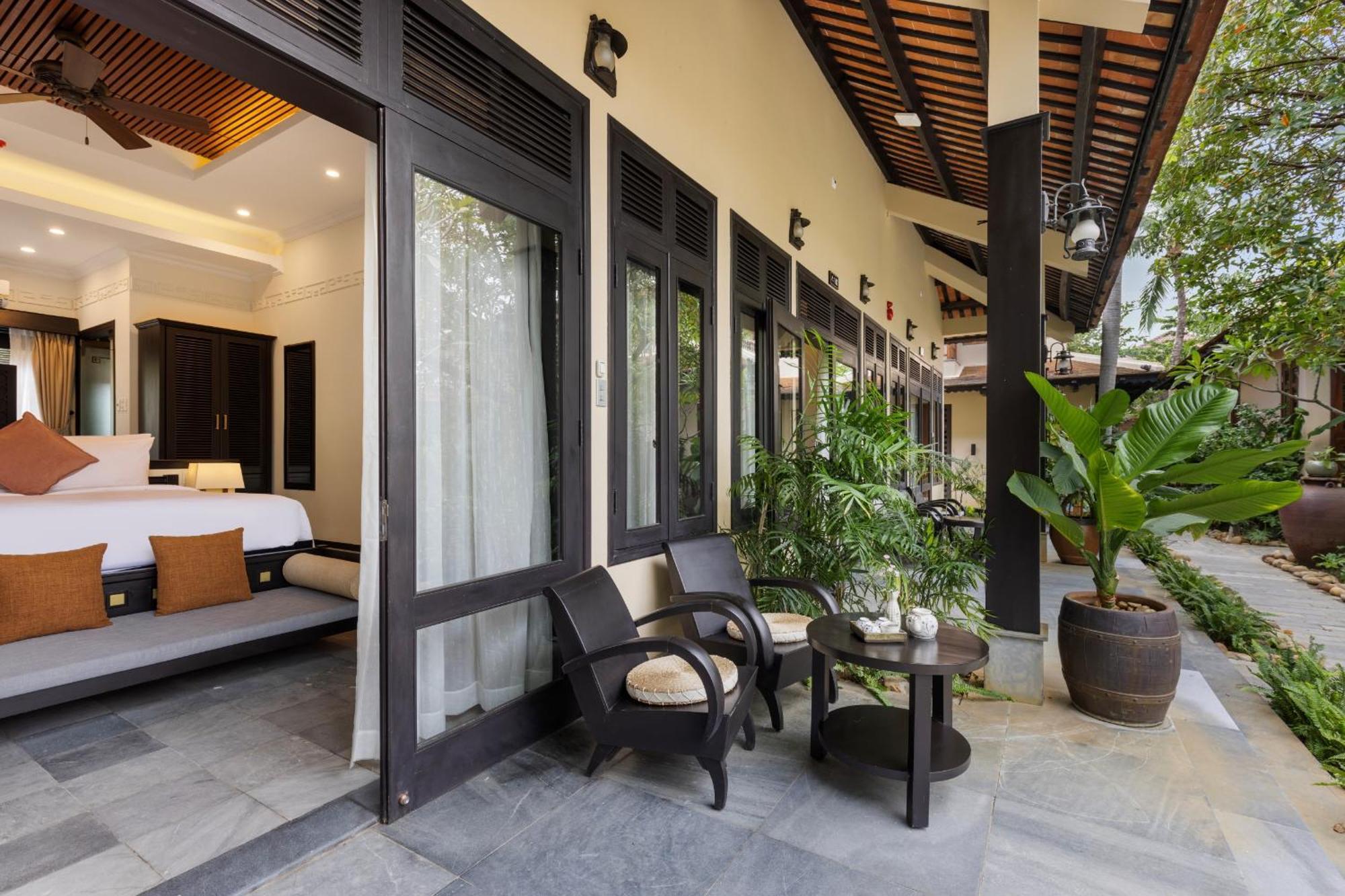 Su Retreat - Riverfront Resort 5*