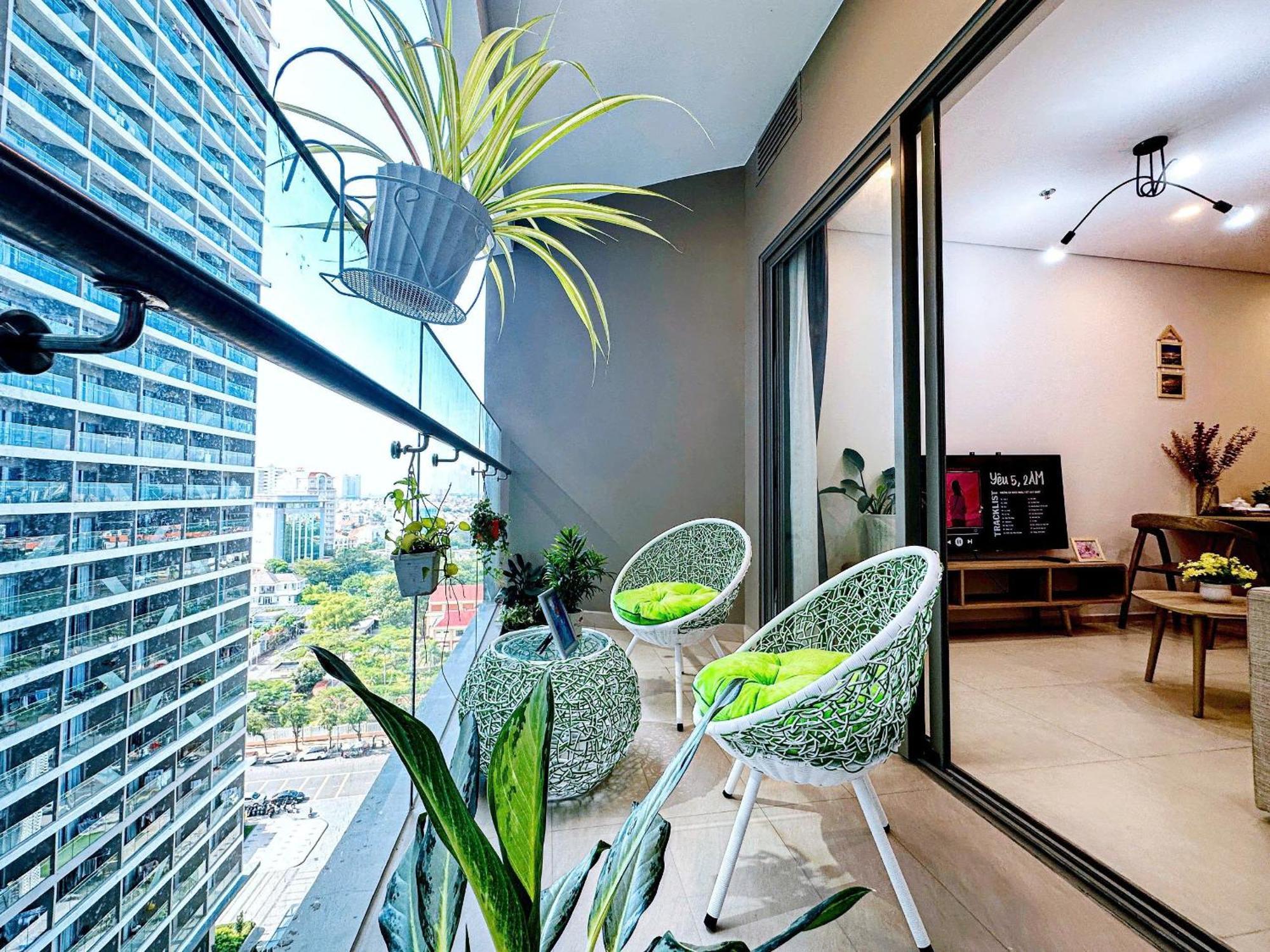 Apartment The Song Near -harry