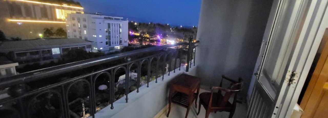 Tue Tinh Hotel *