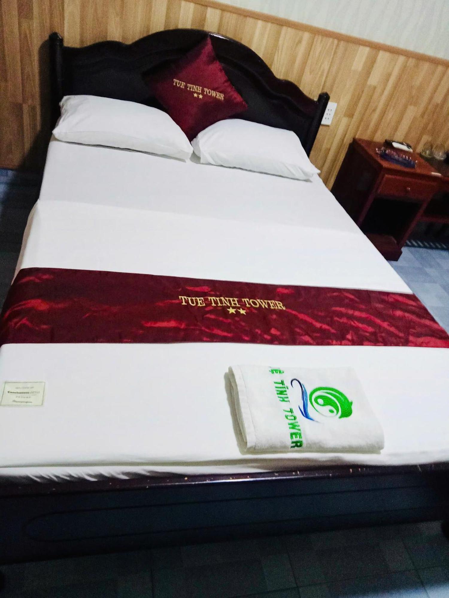 Tue Tinh Hotel *