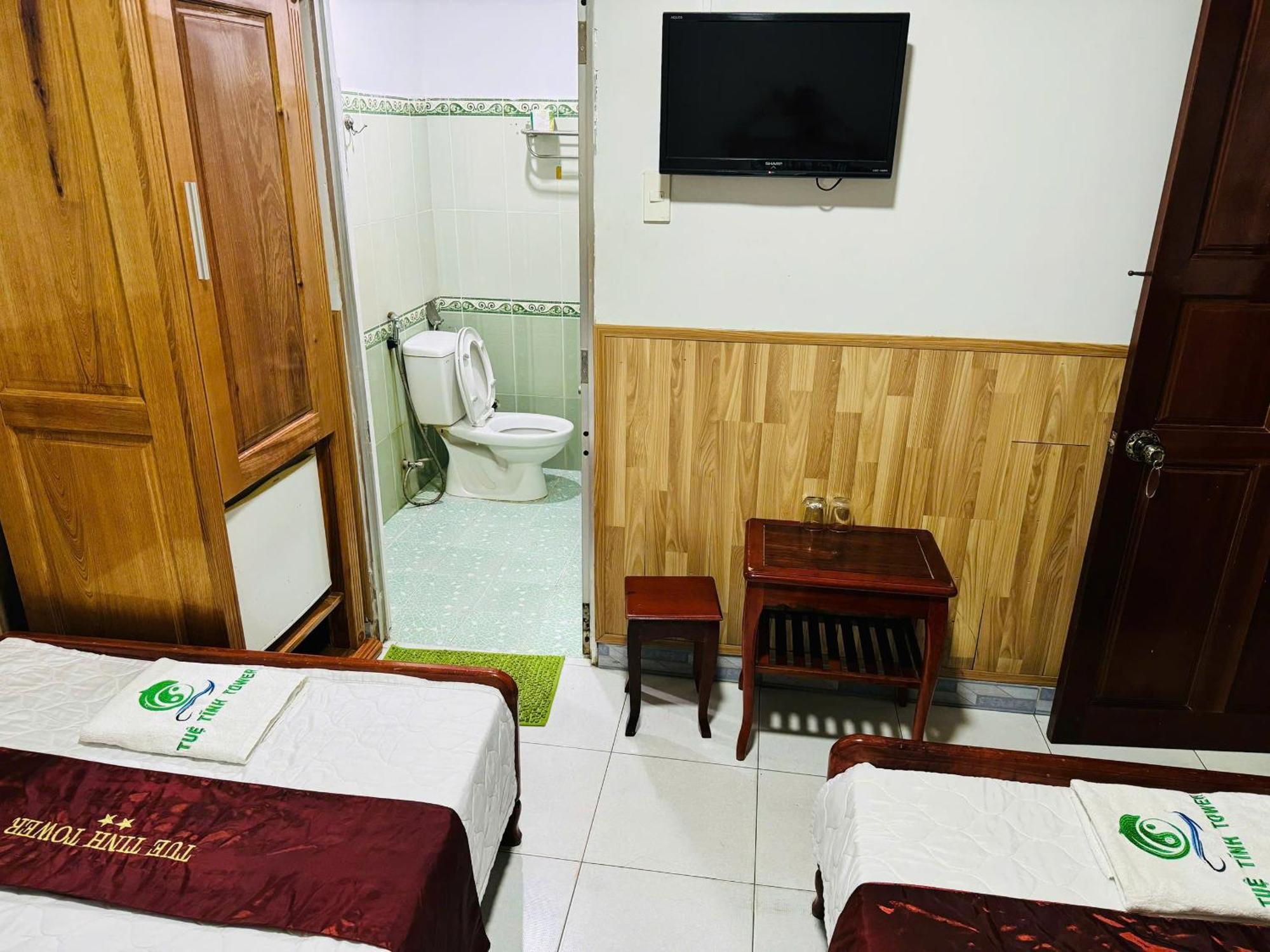 Tue Tinh Hotel