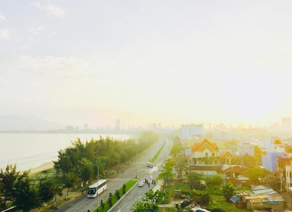 Hotel Whale Ocean View Da Nang