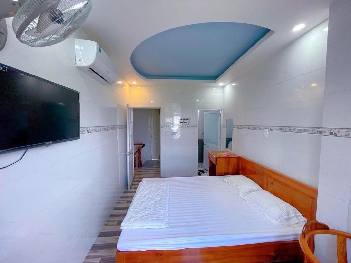 Khách Sạn Lý Phú Quý Hotel *
