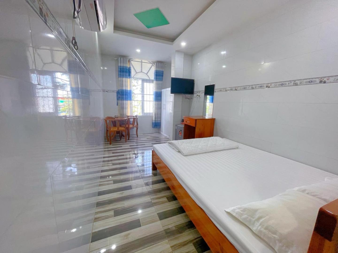 Khách Sạn Lý Phú Quý Hotel