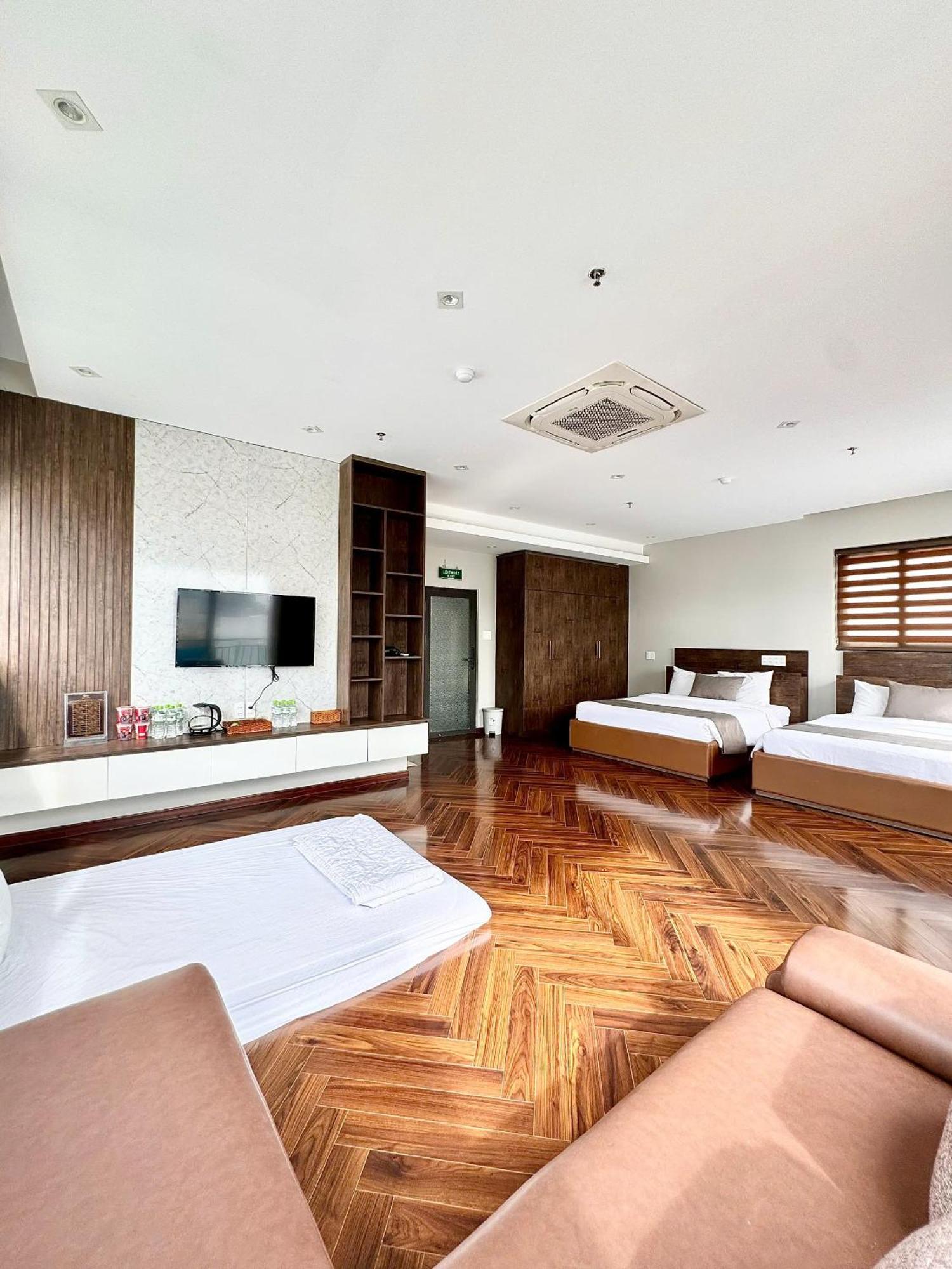 Long 2 Hotel