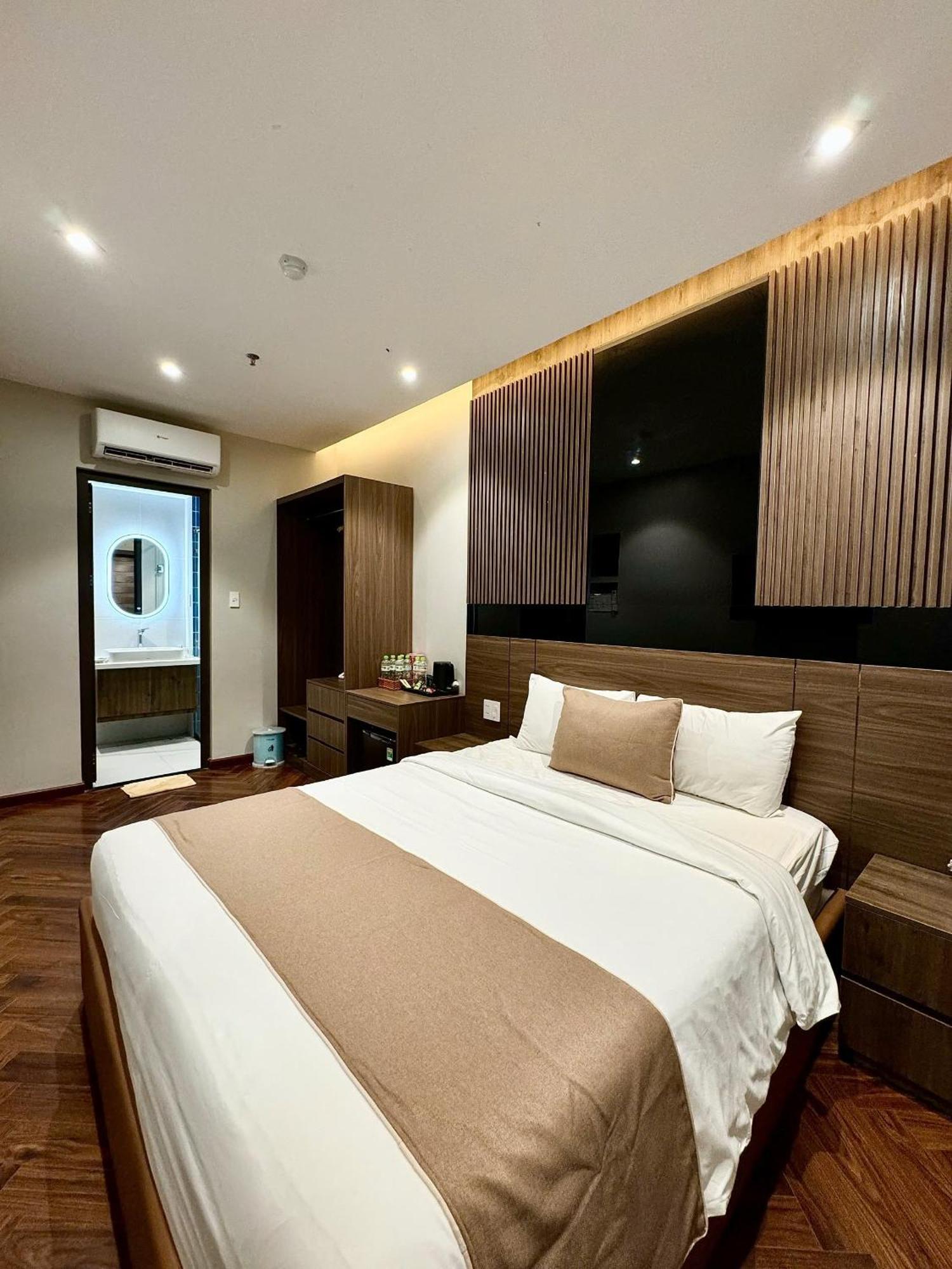Hotel Long 2 *