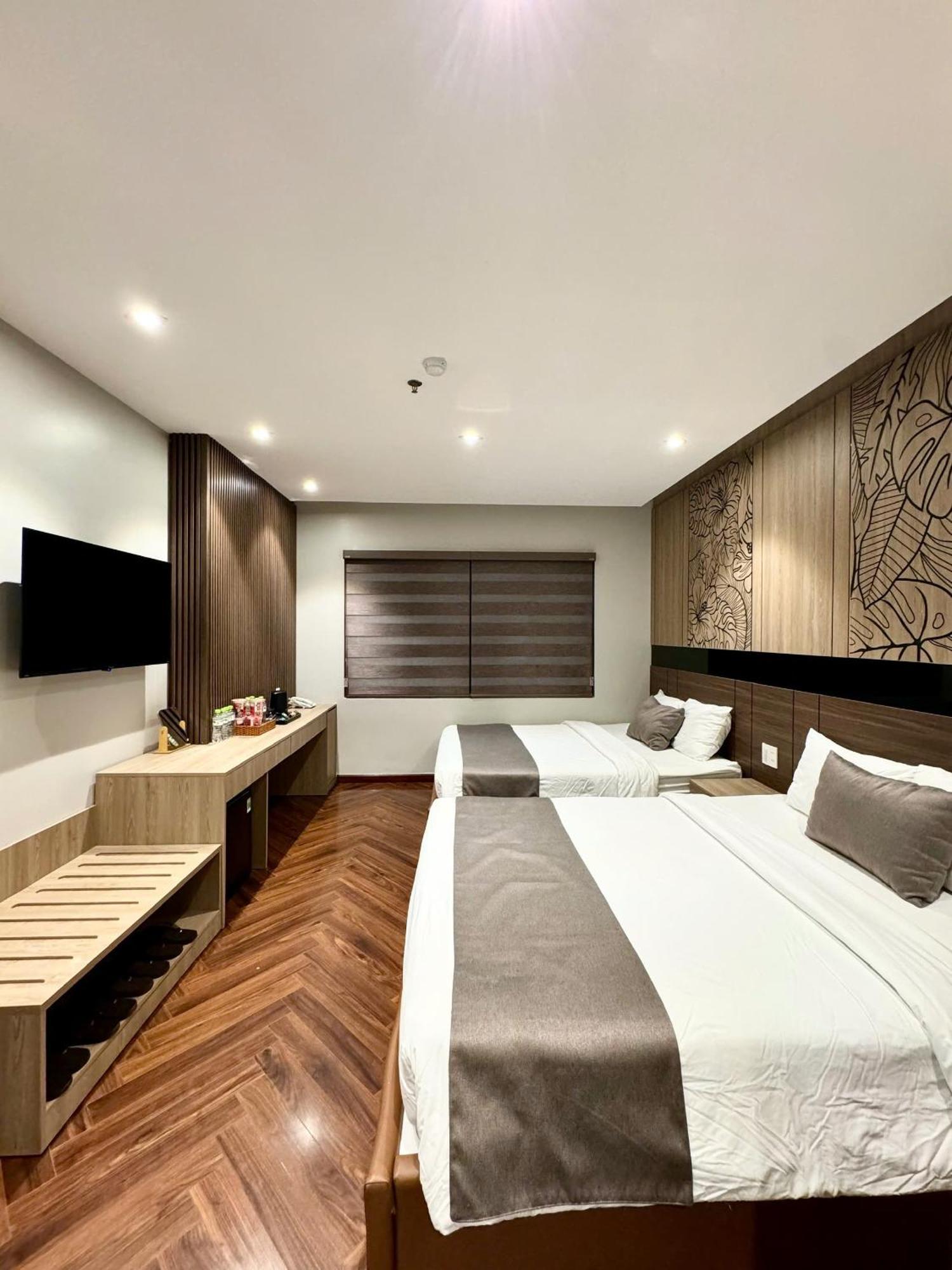 Long 2 Hotel