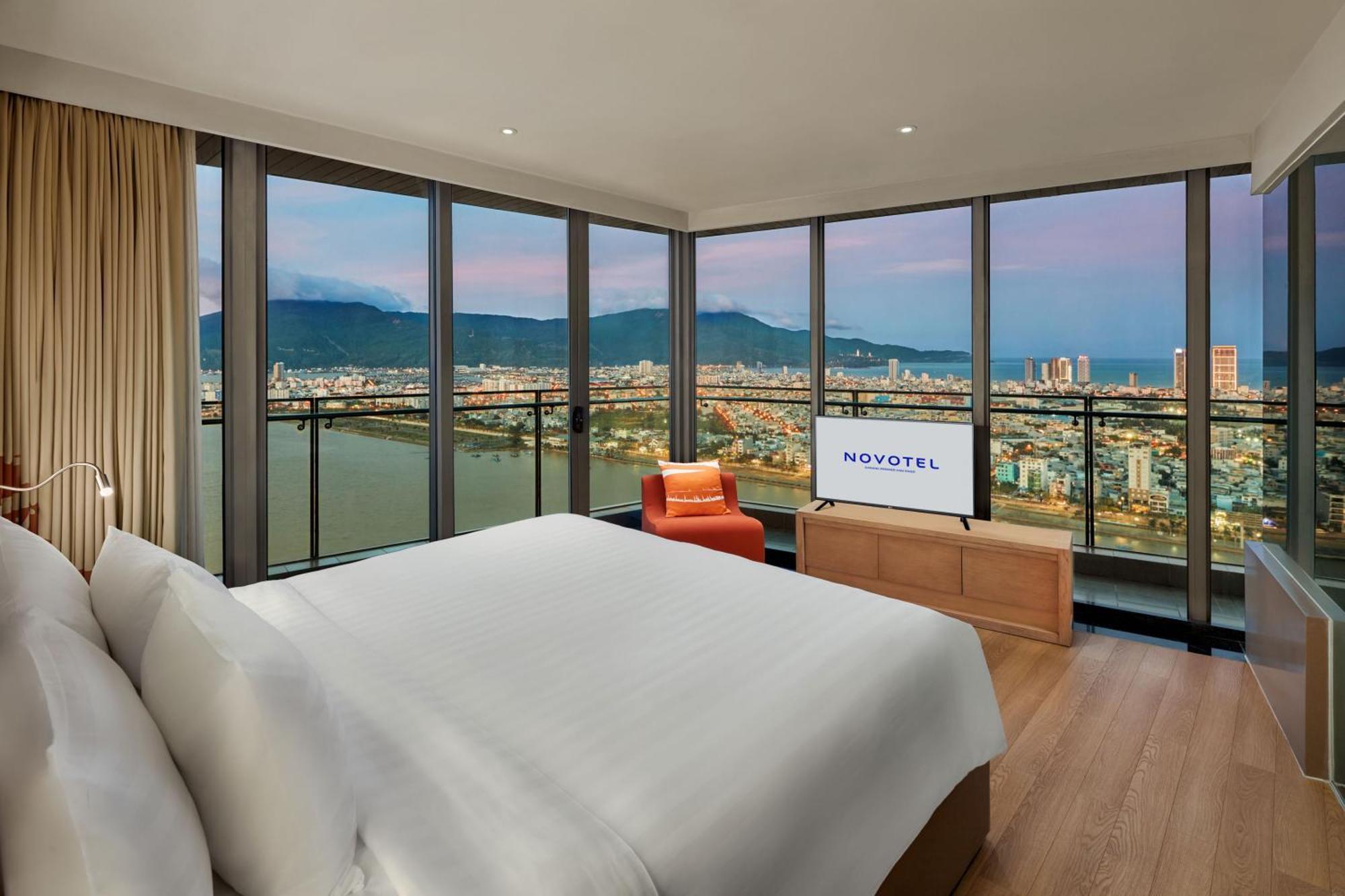 Novotel Premier River 5*