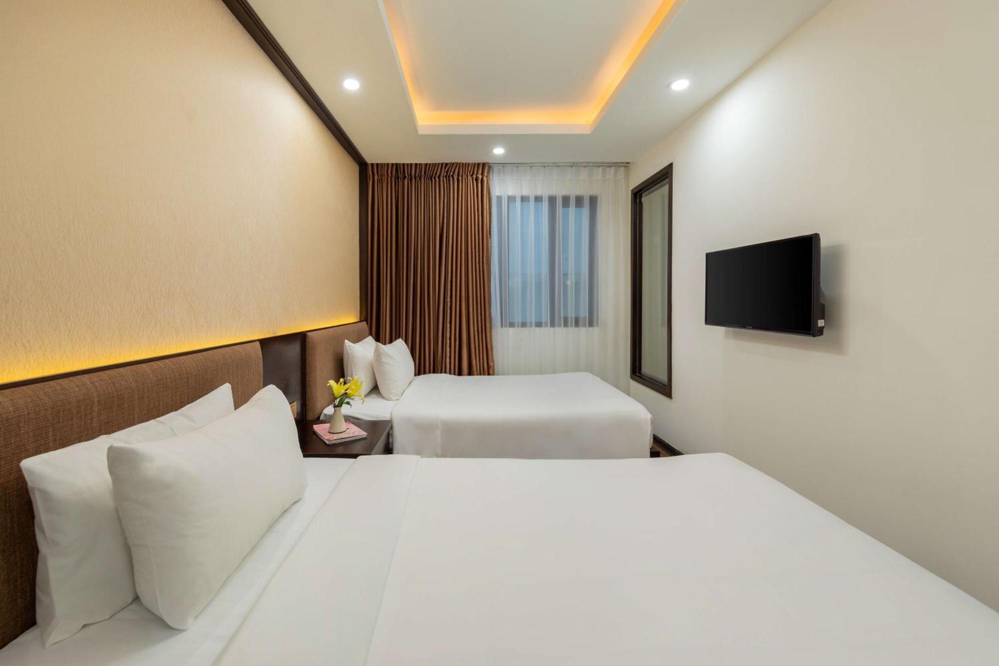 Palazzo Luxury Hotel 4*