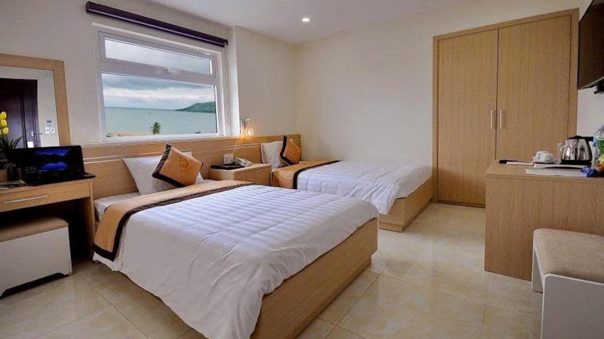 Yellow Sea Hotel 3*