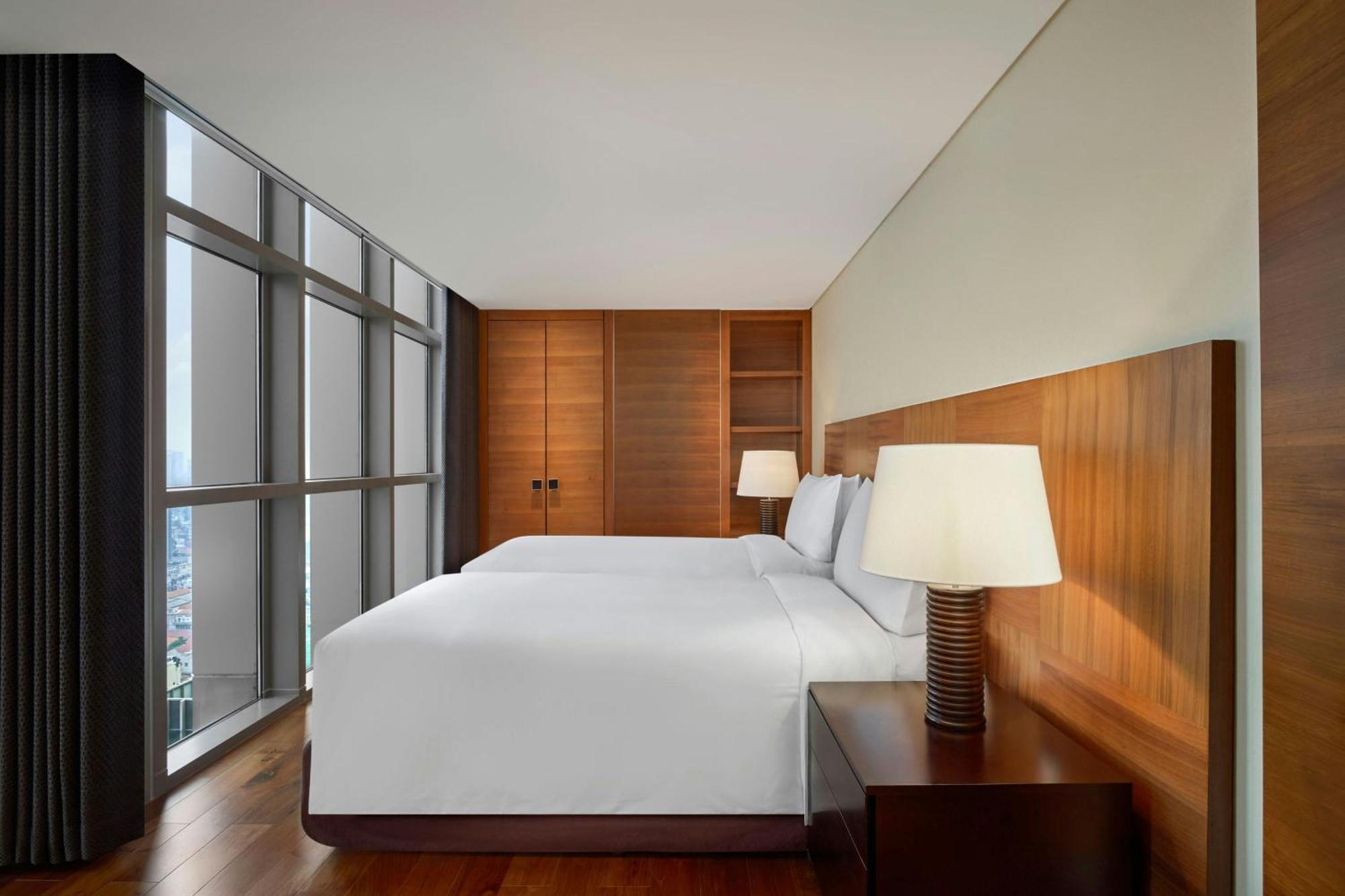 Jw Marriott And Saigon Hotel
