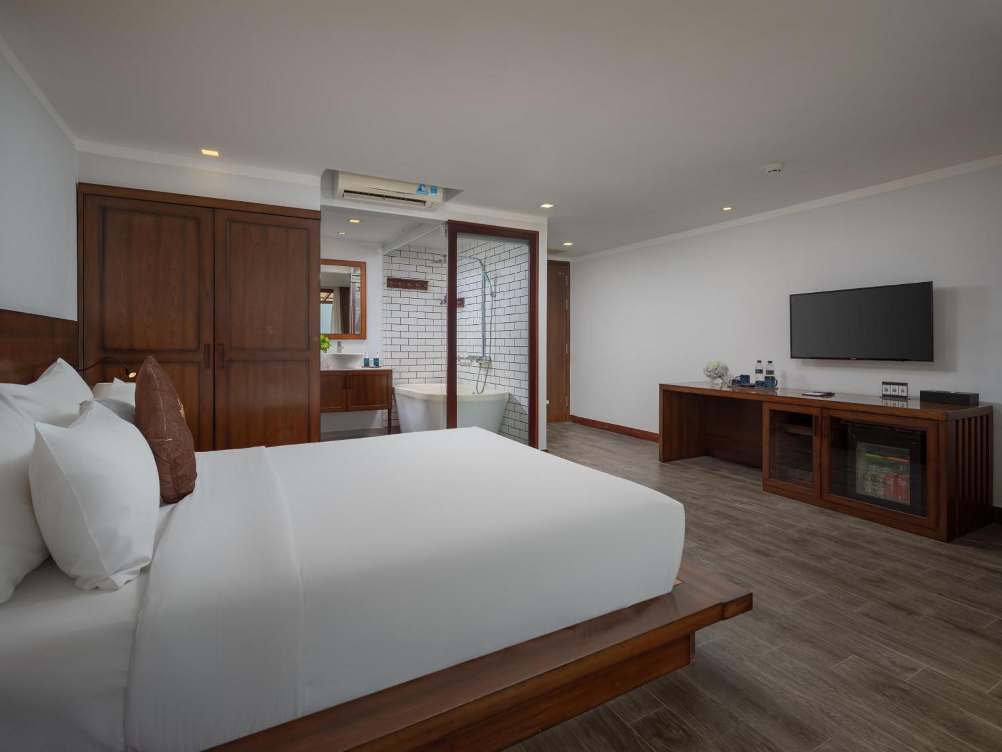 Hoi An Odyssey Hotel & Spa Hotel