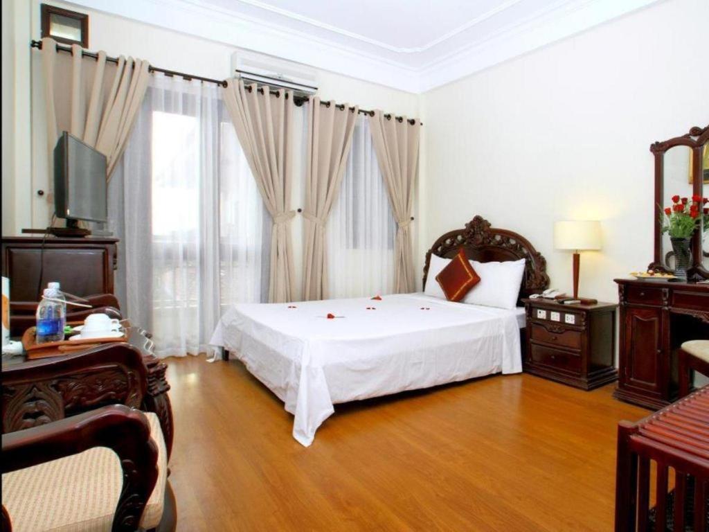 Lantern Hotel 3*